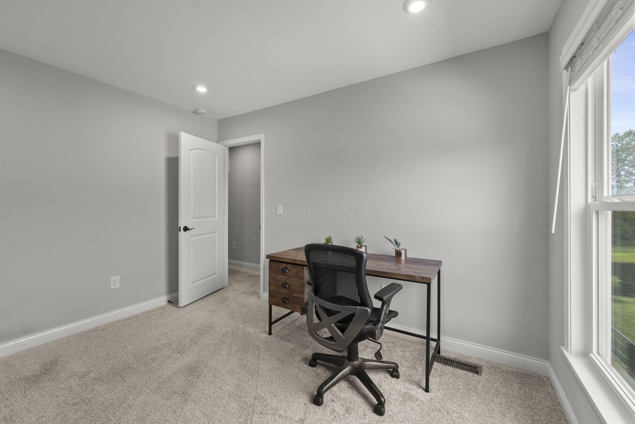 8499 Paddock Trail Property Photo 33