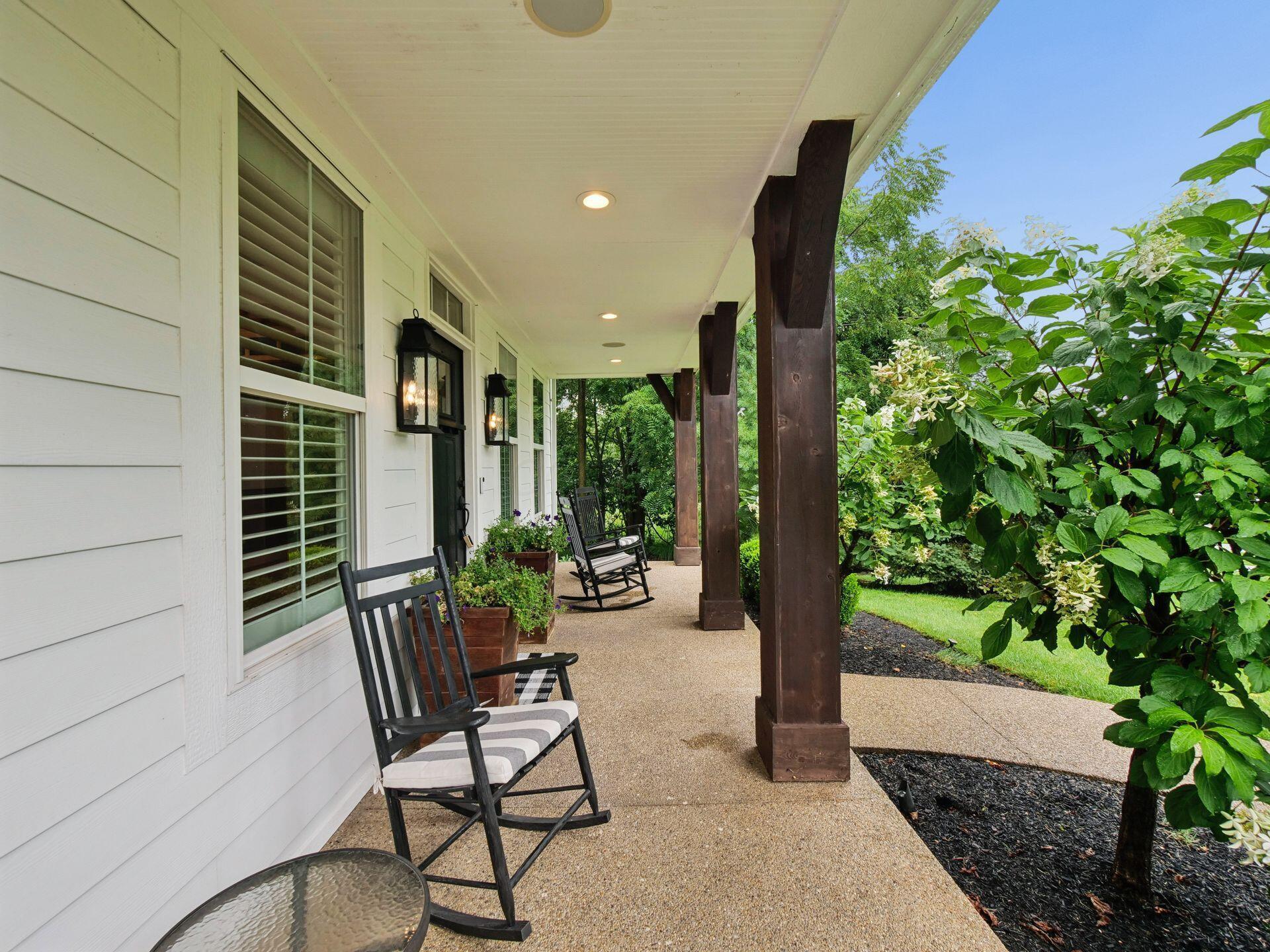 8568 Liberty Road N Property Photo 4