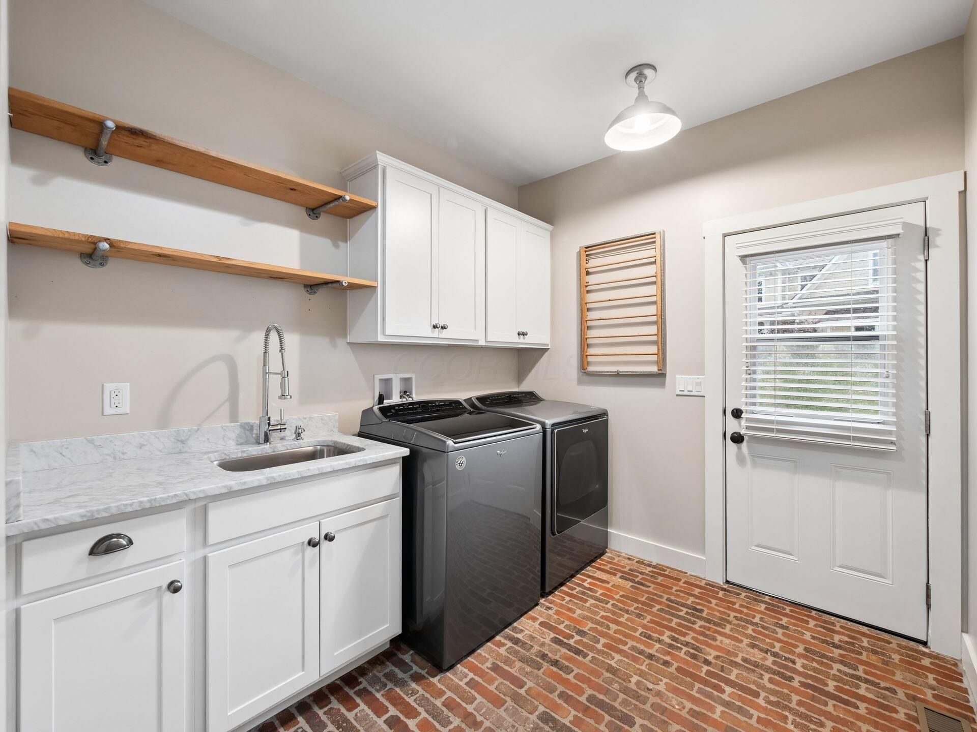 8568 Liberty Road N Property Photo 32