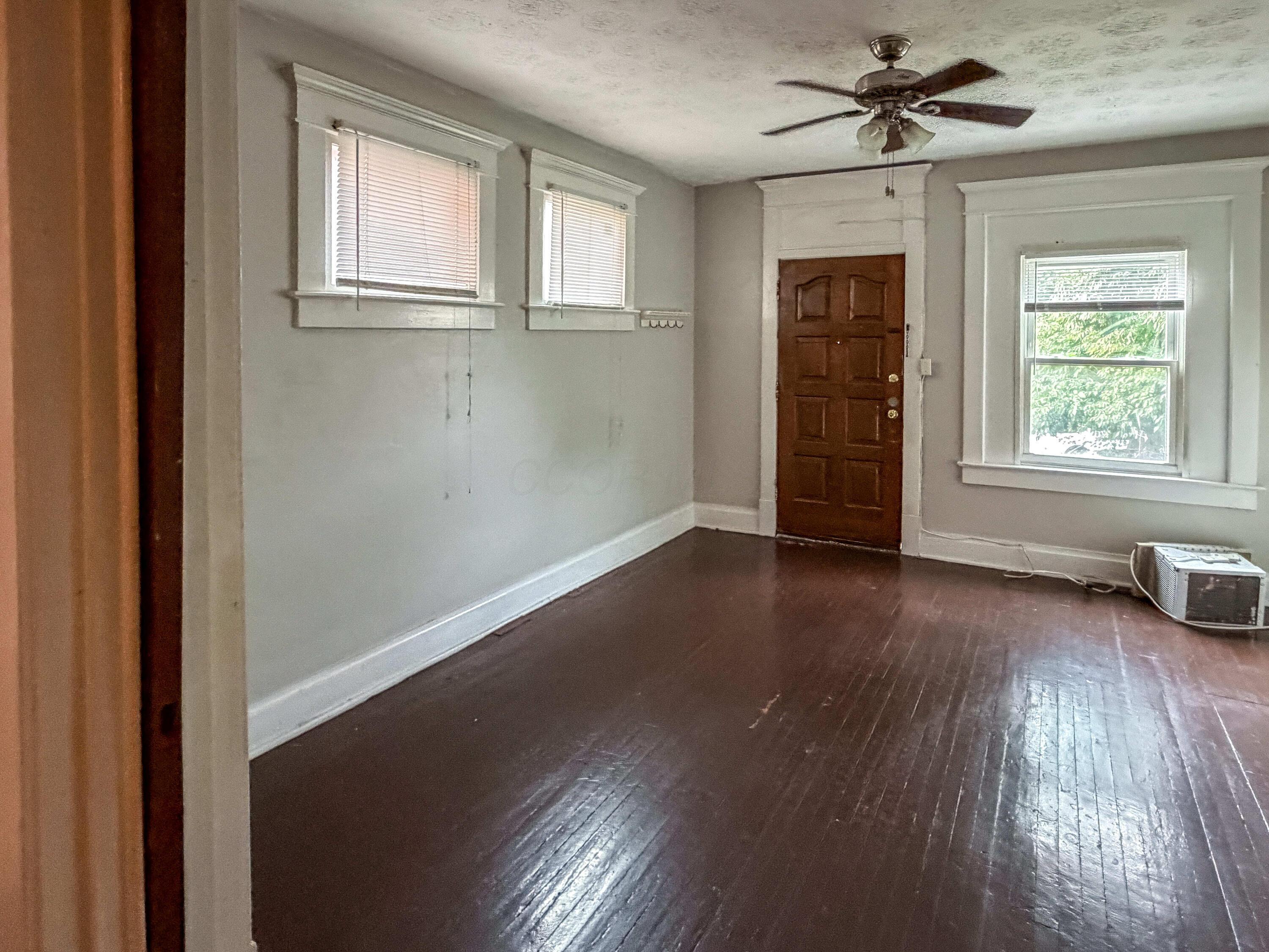 414 E 14th Avenue Property Photo 3