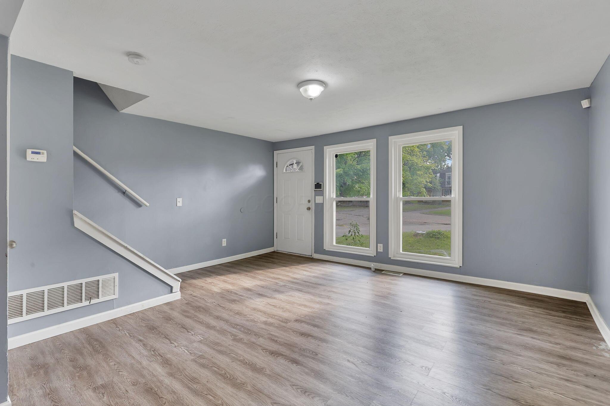 4106-4108 Larry Place Property Photo 6