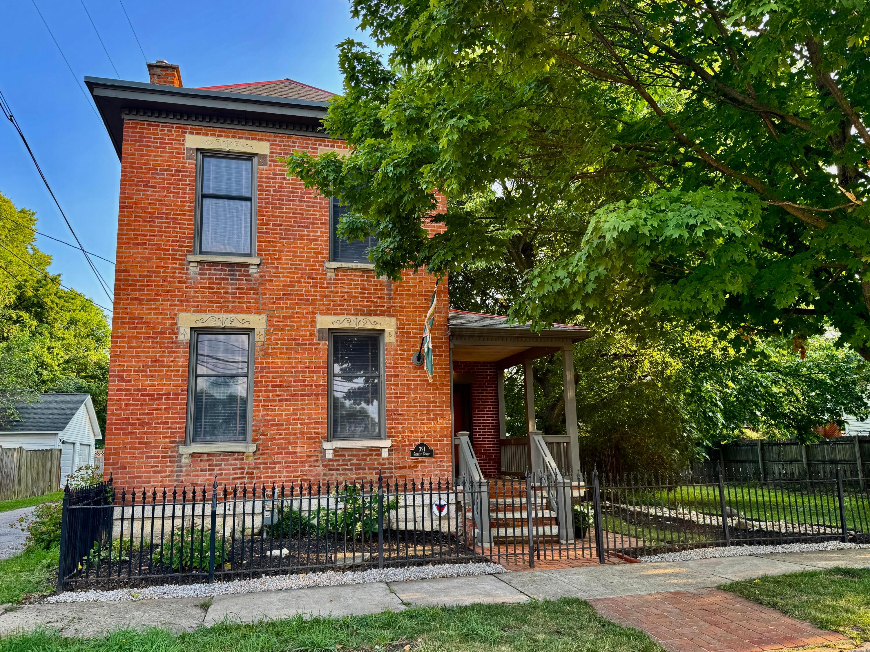391 Siebert Street Property Photo 1