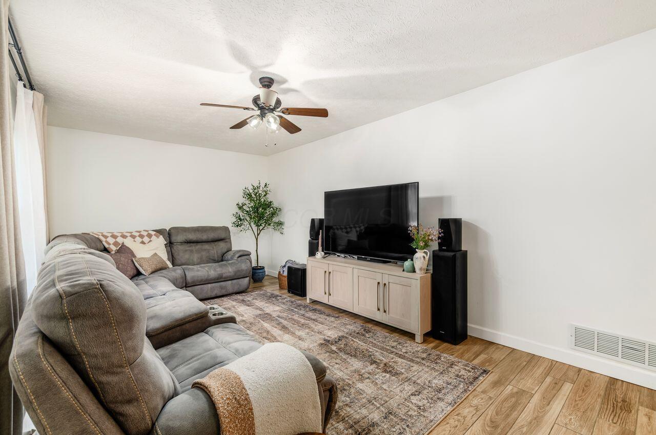 6016 Winterberry Drive Property Photo 10