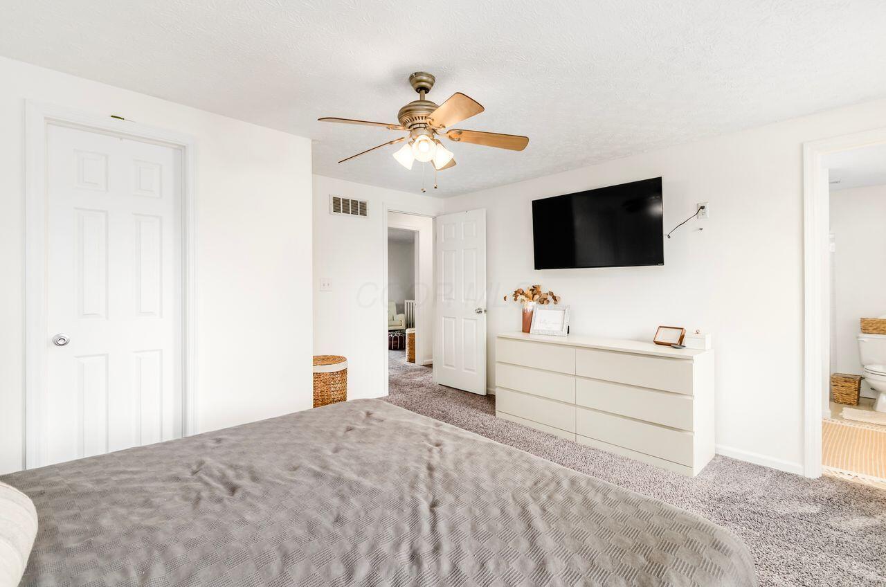 6016 Winterberry Drive Property Photo 17