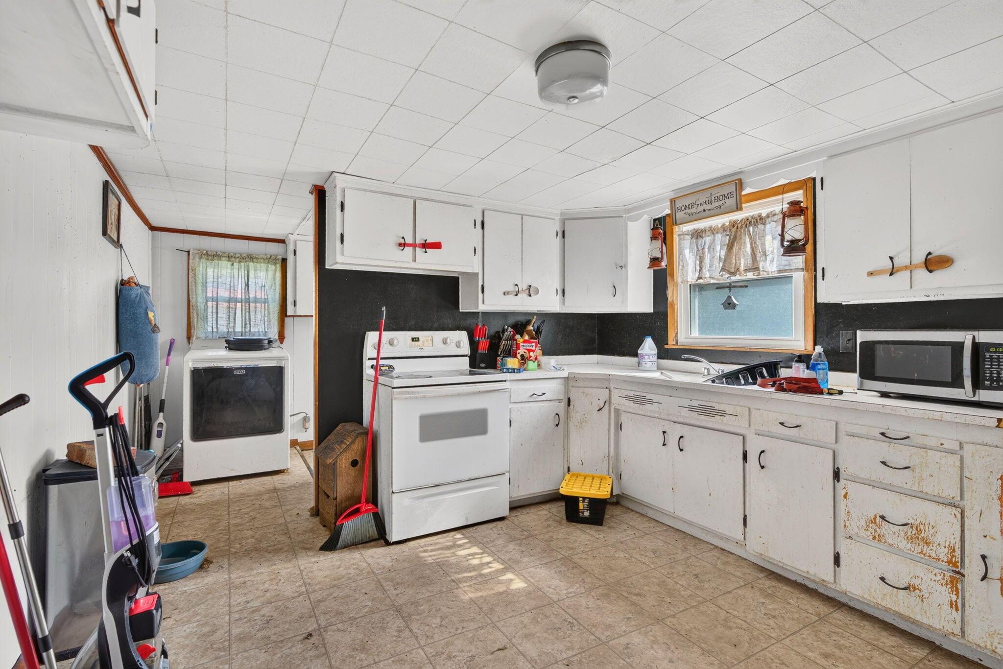 744 3rd Street Property Photo 7