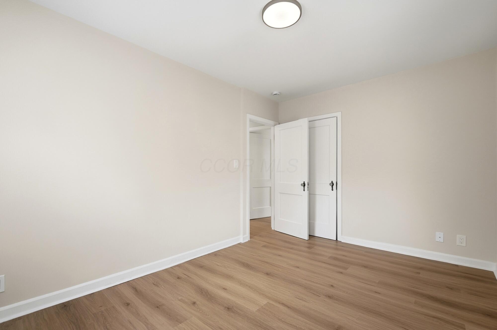 883 W 9th Avenue Property Photo 20