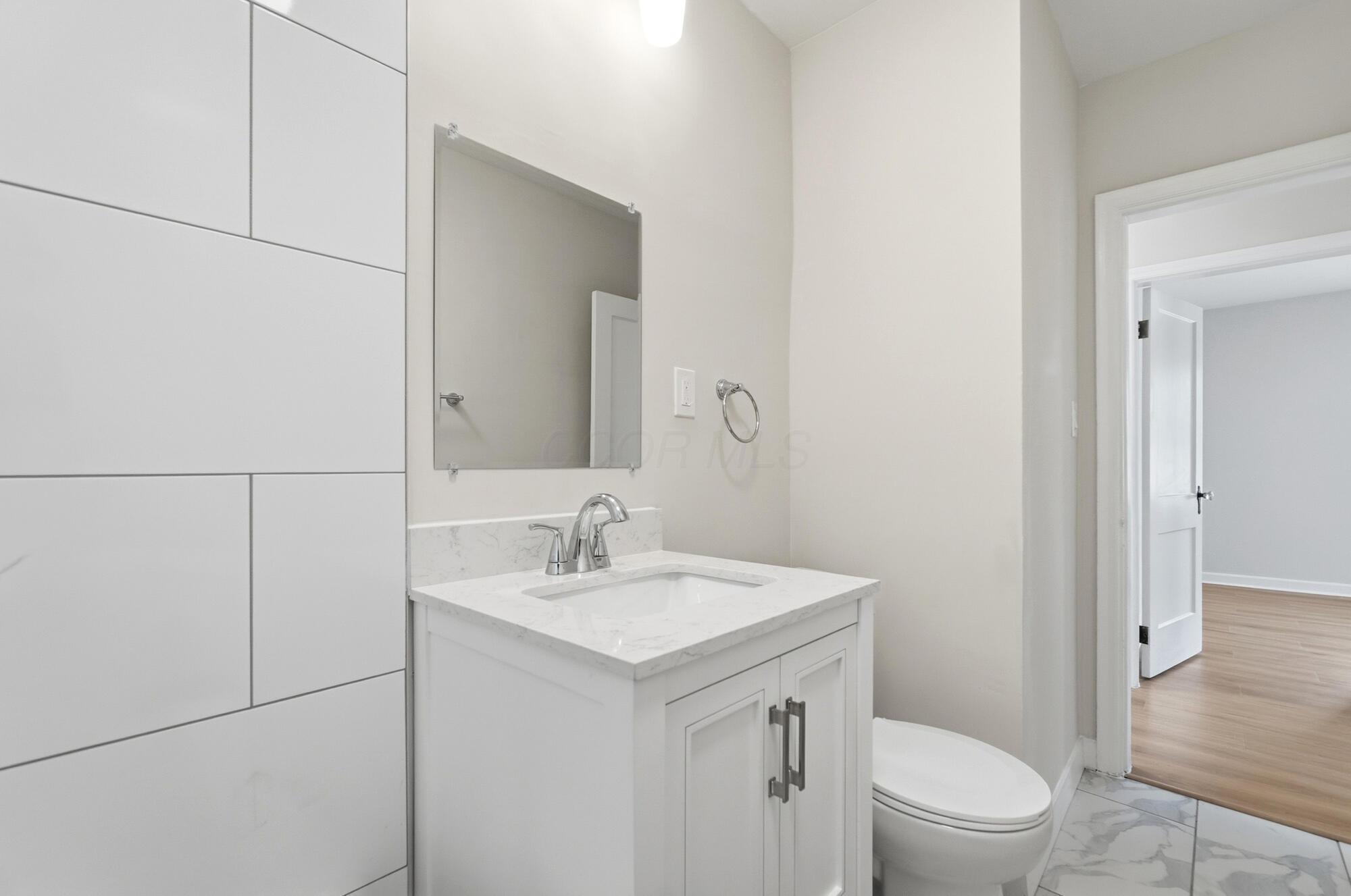 883 W 9th Avenue Property Photo 22
