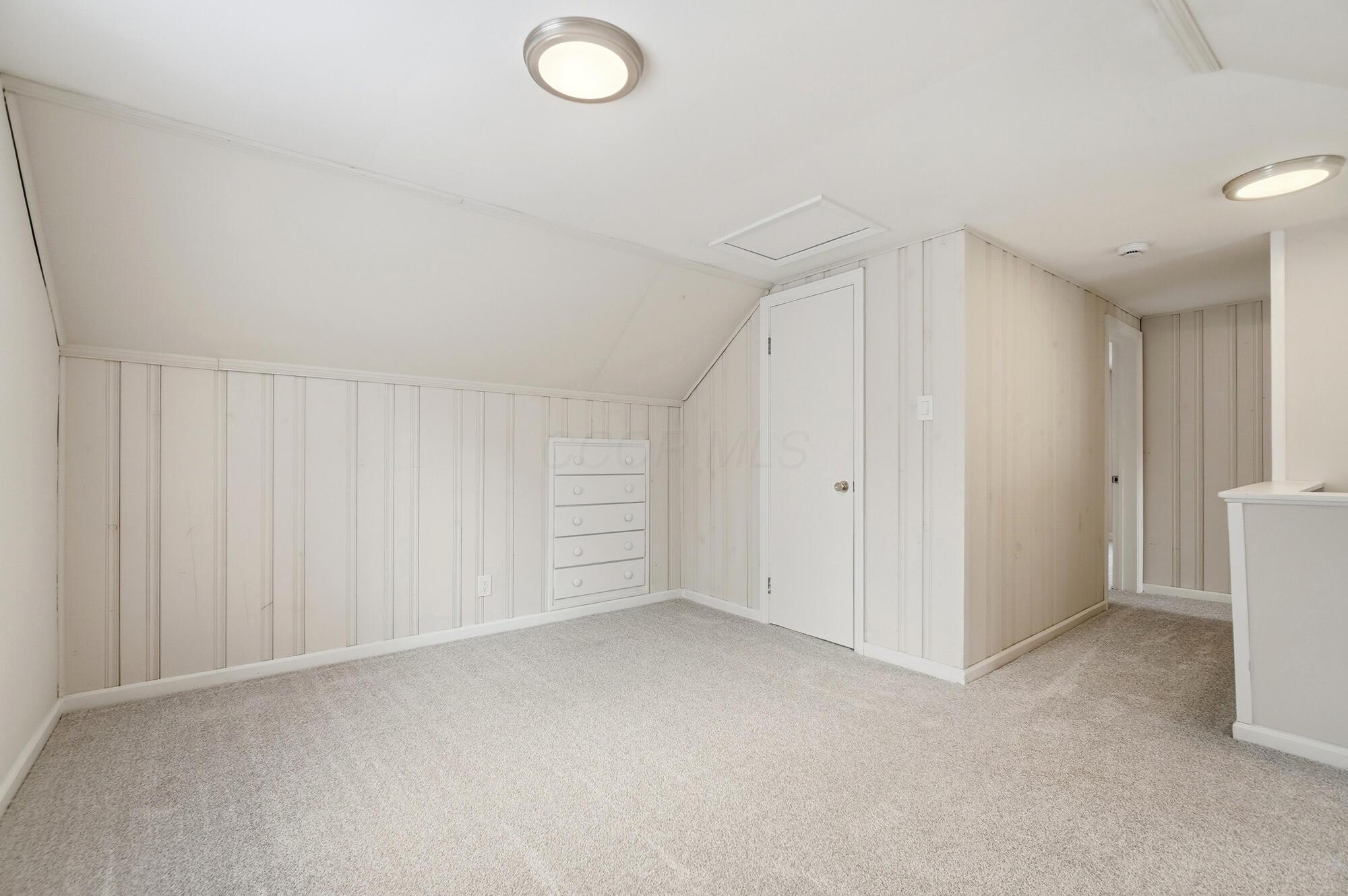 883 W 9th Avenue Property Photo 30