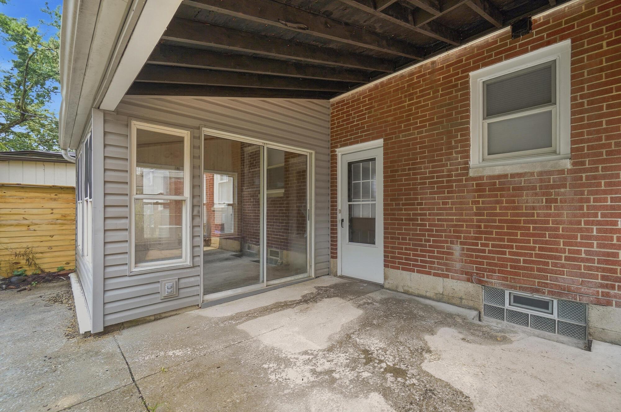 883 W 9th Avenue Property Photo 49