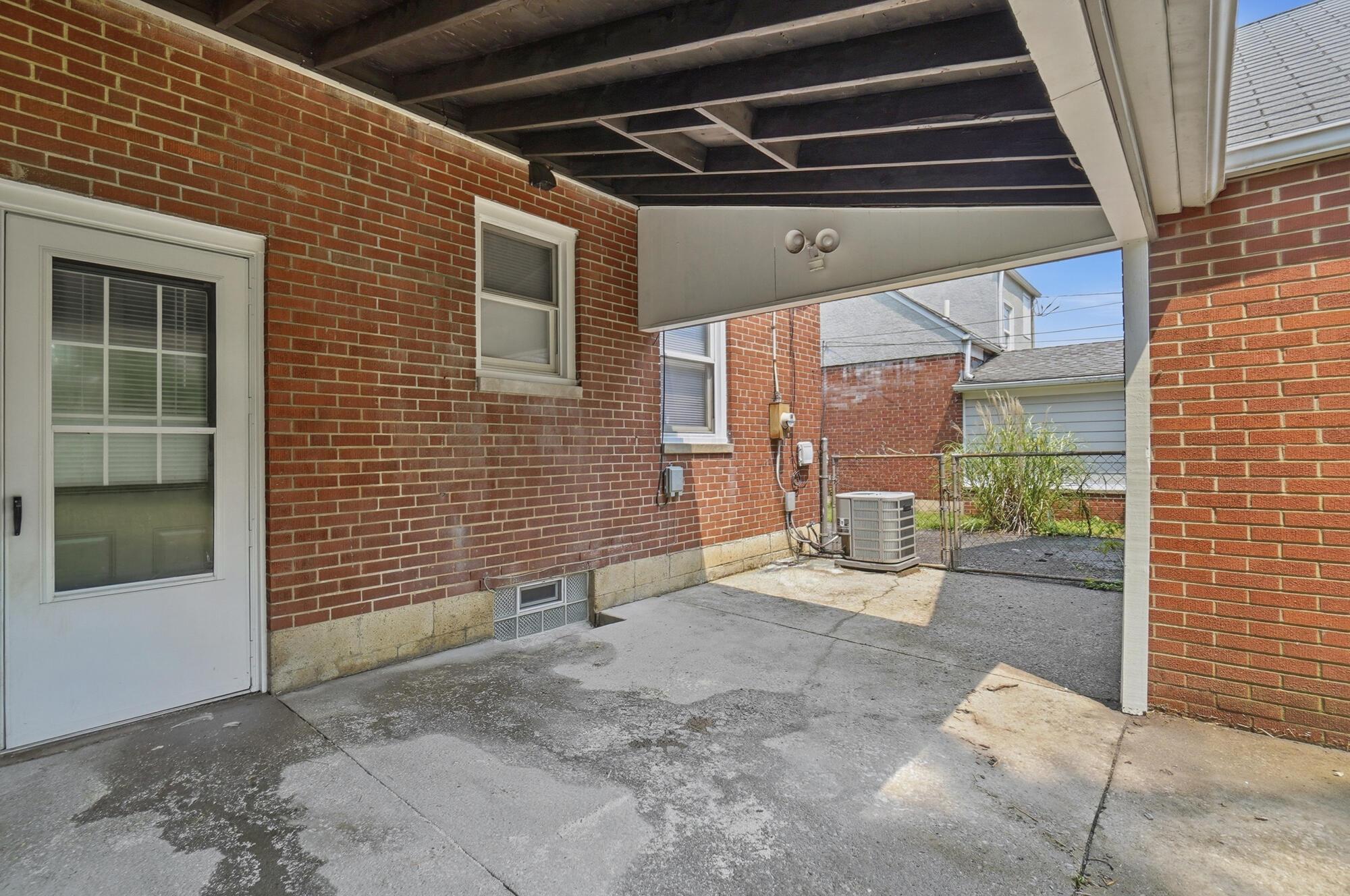 883 W 9th Avenue Property Photo 50