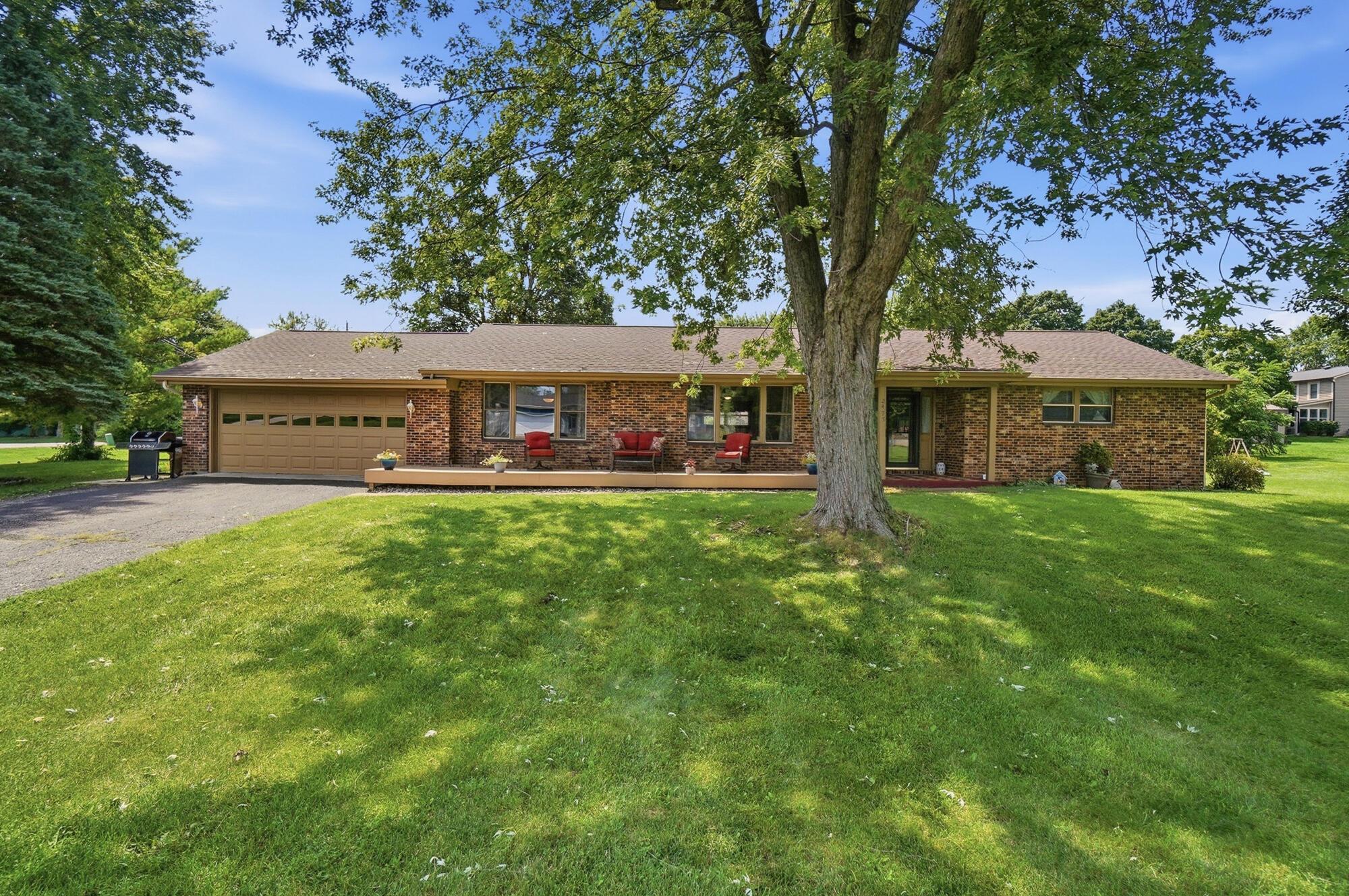 2475 Cherokee Drive Property Photo 1