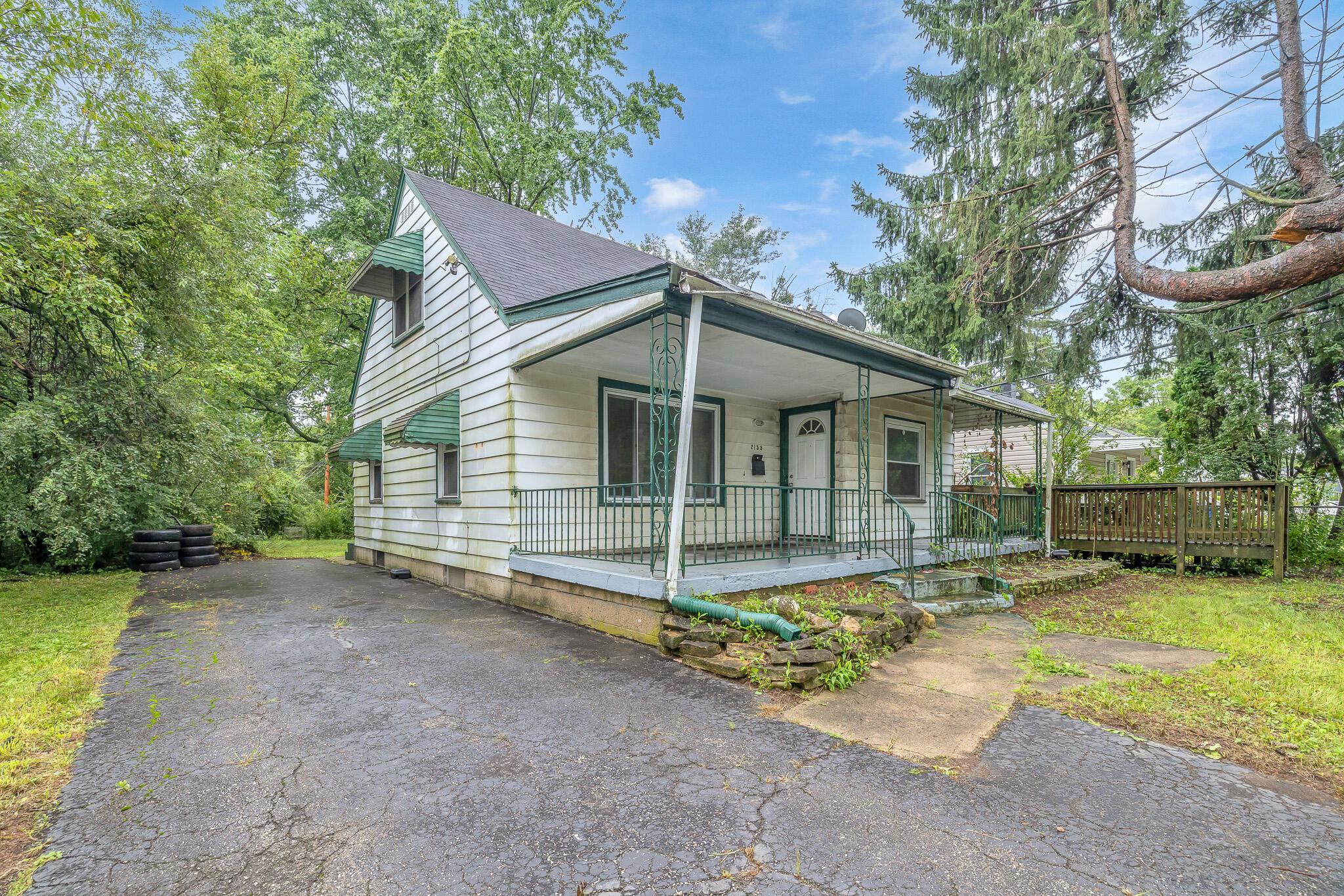 2155 Schenley Drive Property Photo 3