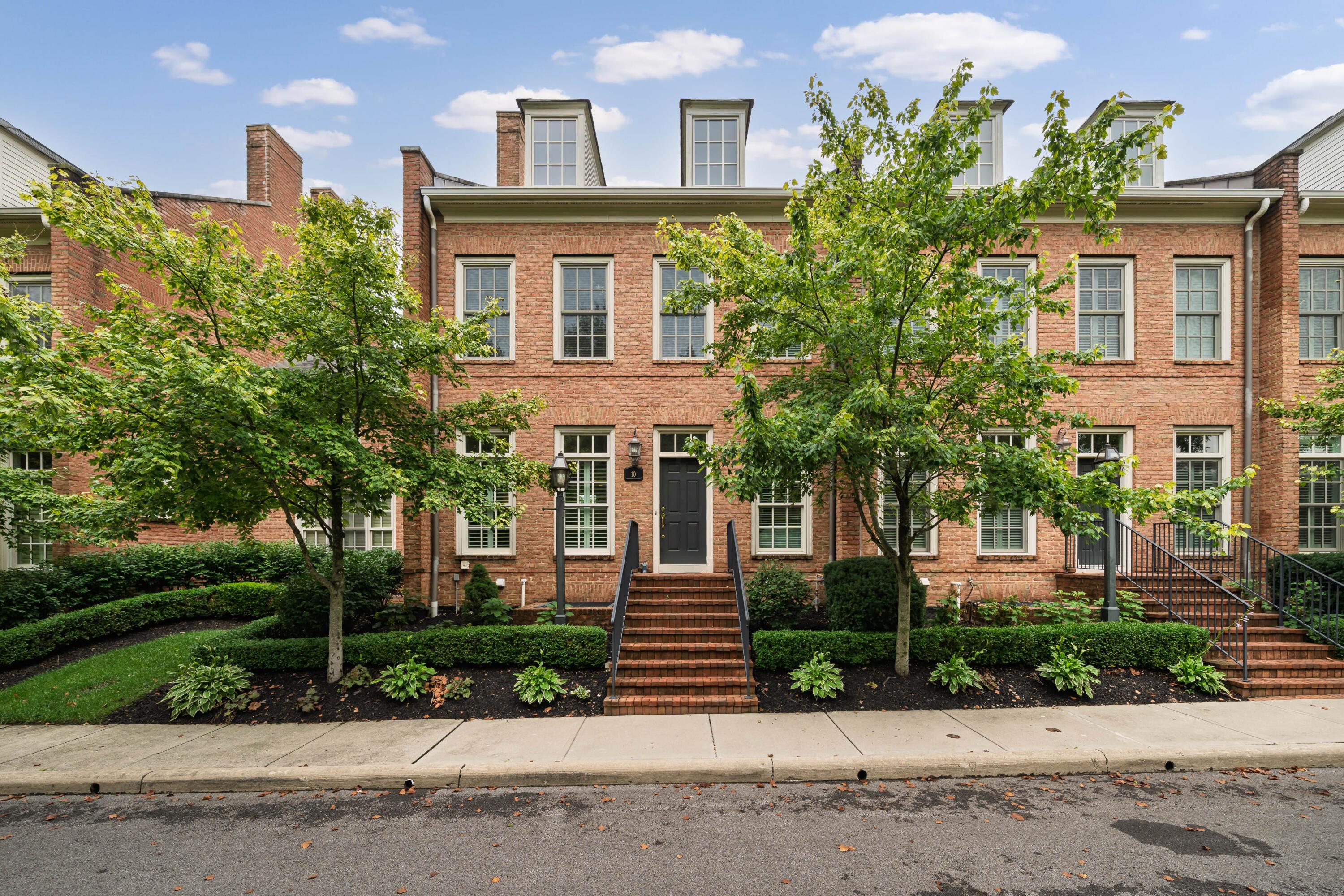 10 Richmond Square Property Photo 1