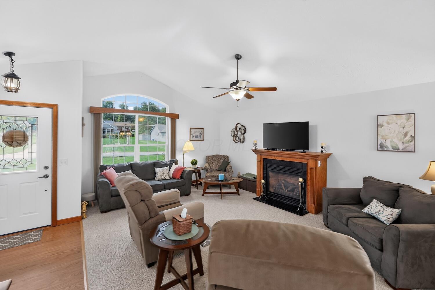 870 Fairway Drive Property Photo 4