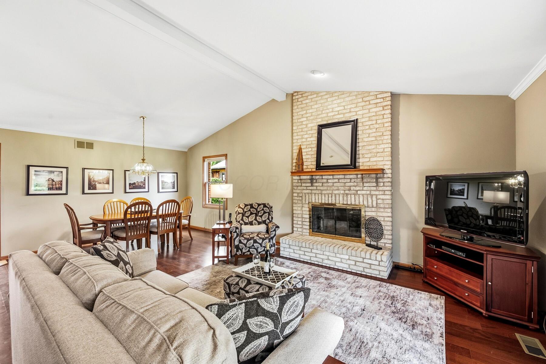 3219 W Case Road Property Photo 1