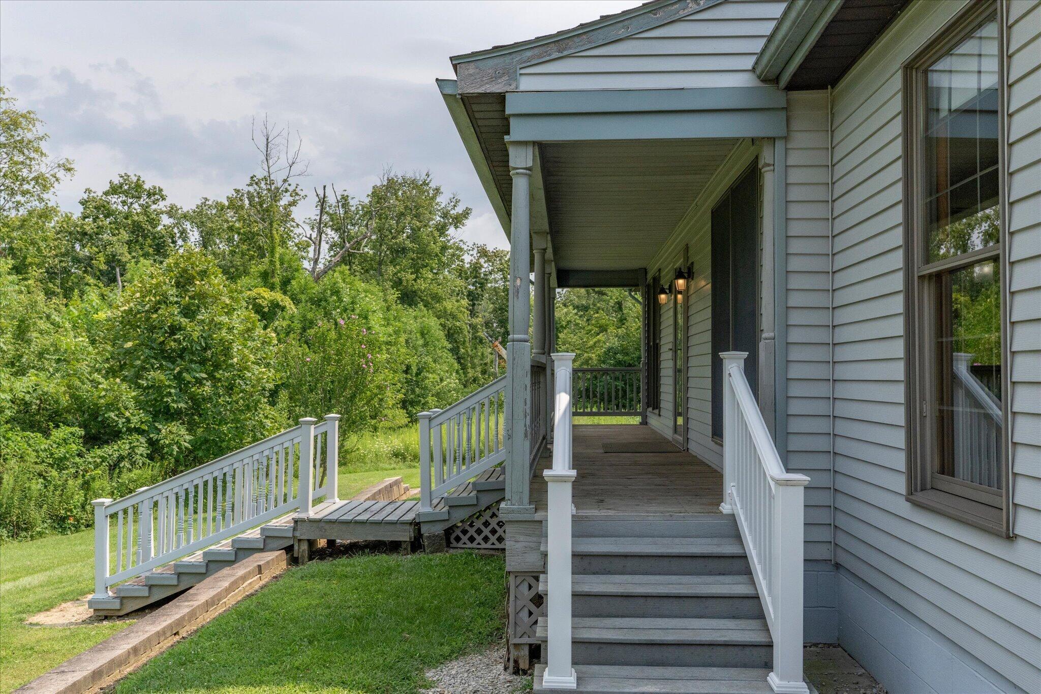 833 S State Route 72 Property Photo 2