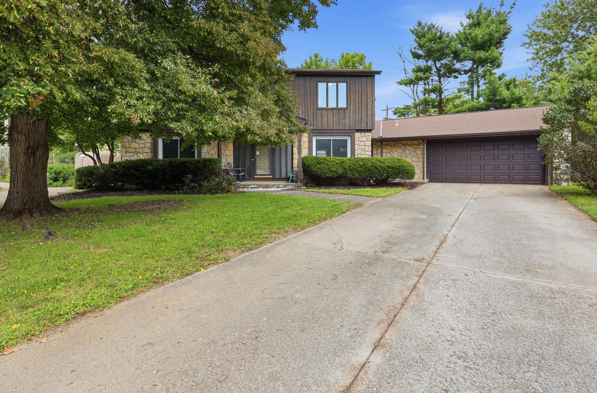 5288 Butternut Court E Property Photo 2
