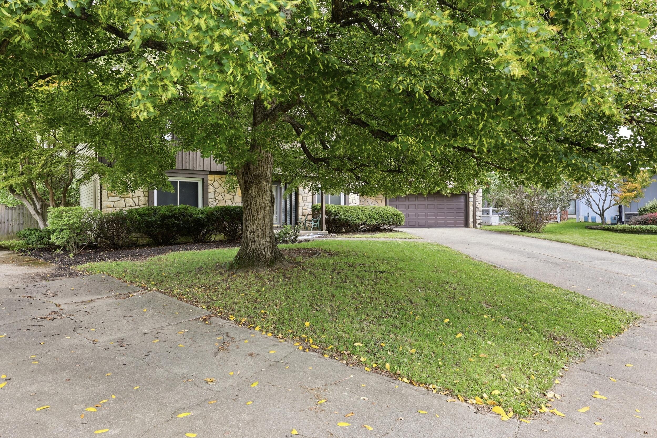 5288 Butternut Court E Property Photo 5