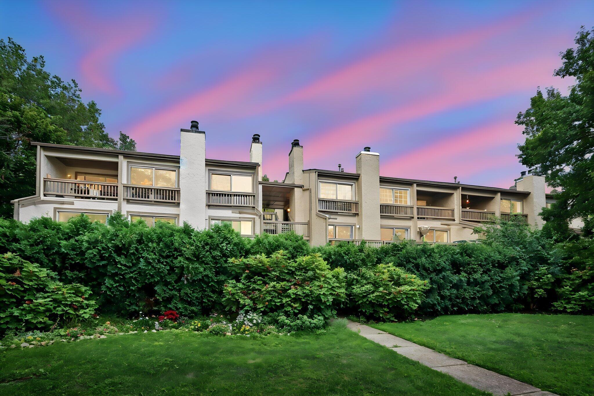 1218 Lake Shore, B Property Photo 1