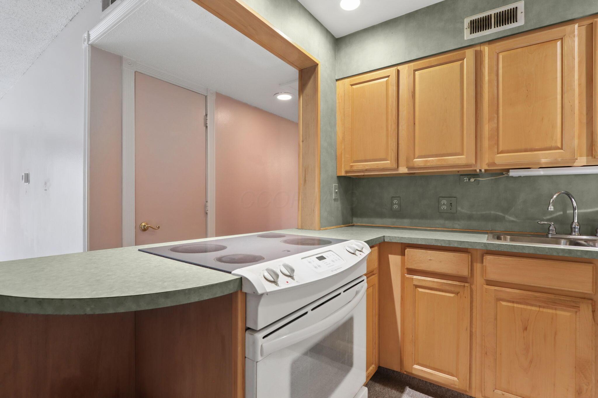 1218 Lake Shore, B Property Photo 11