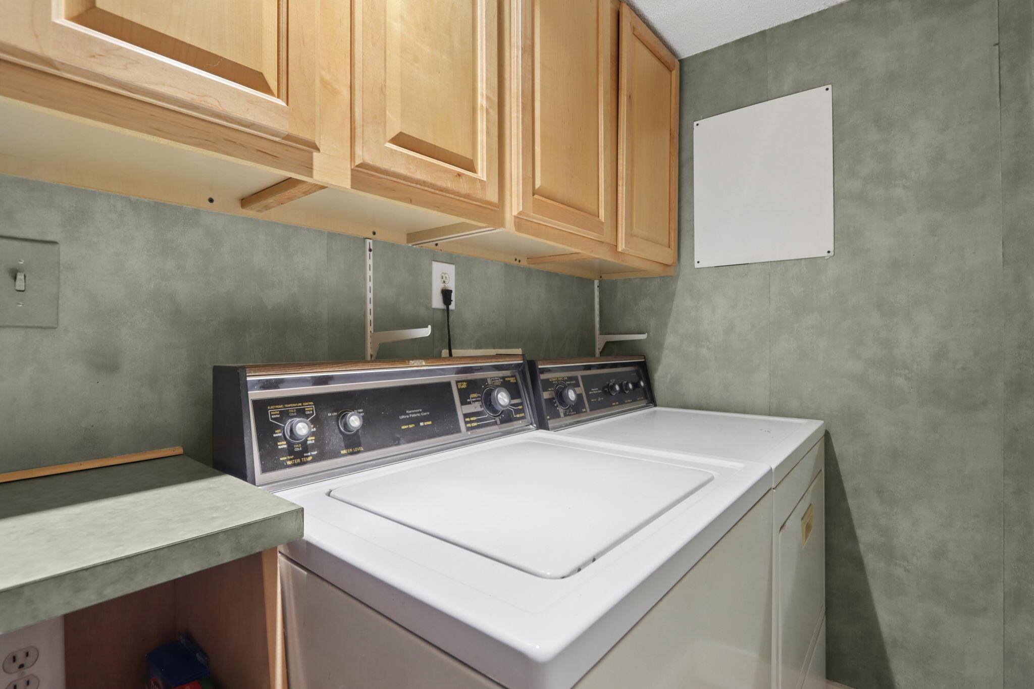 1218 Lake Shore, B Property Photo 14