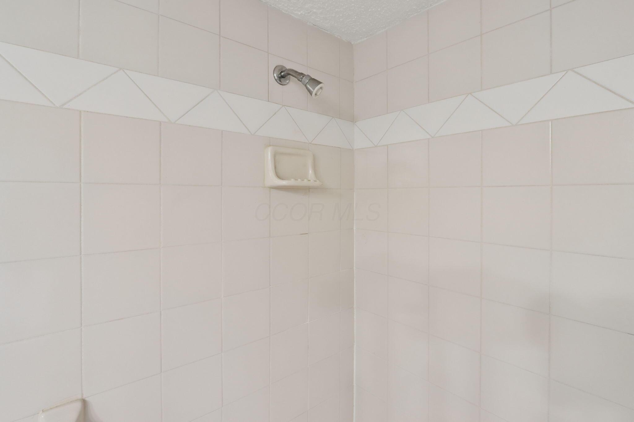 1218 Lake Shore, B Property Photo 19
