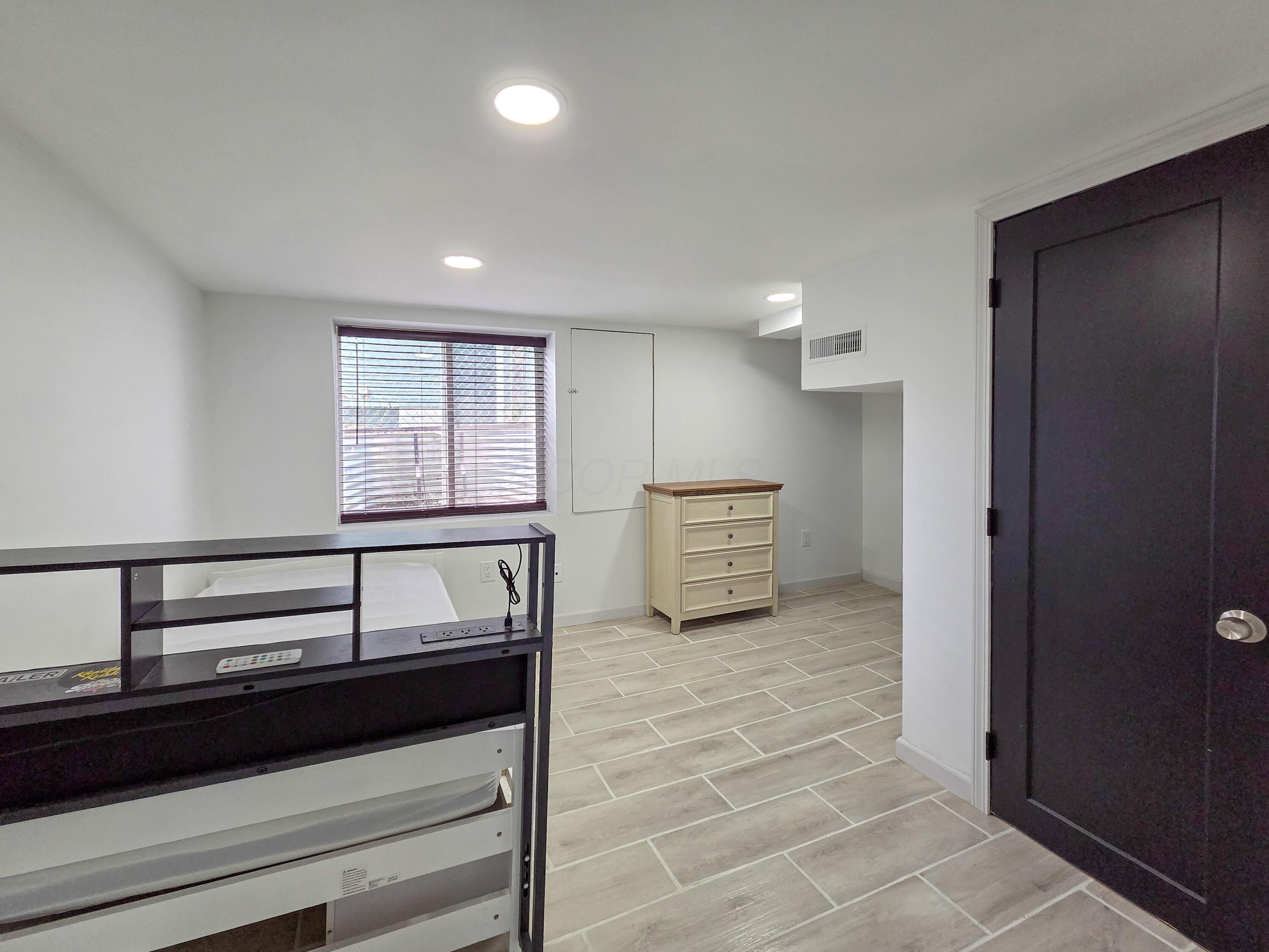 964 Lawrence Drive Property Photo 19