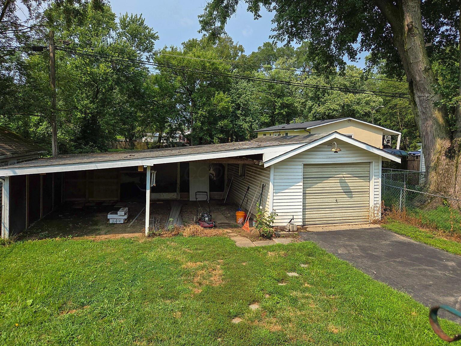 964 Lawrence Drive Property Photo 24