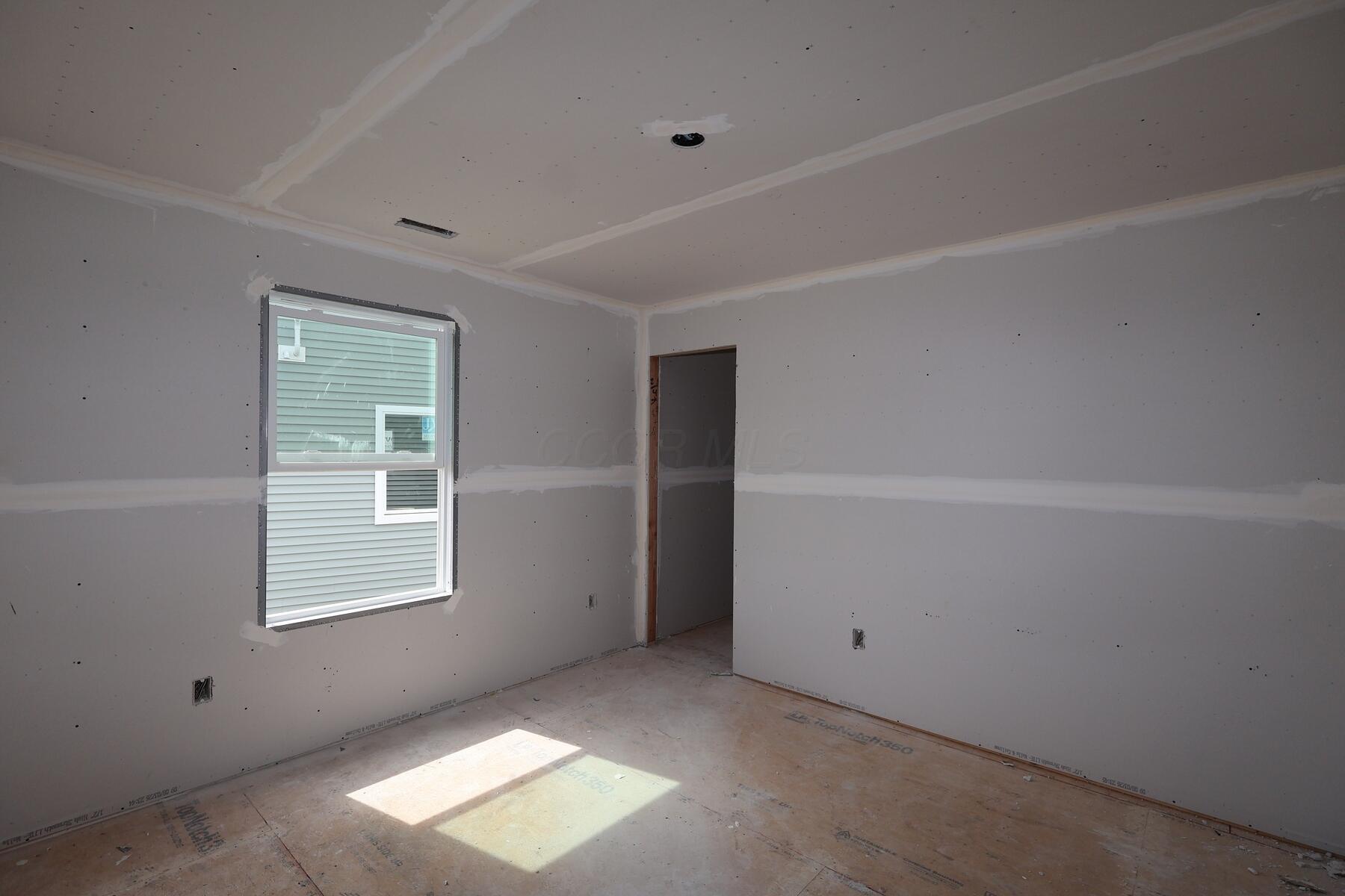 1147 Brittany Drive Property Photo 4