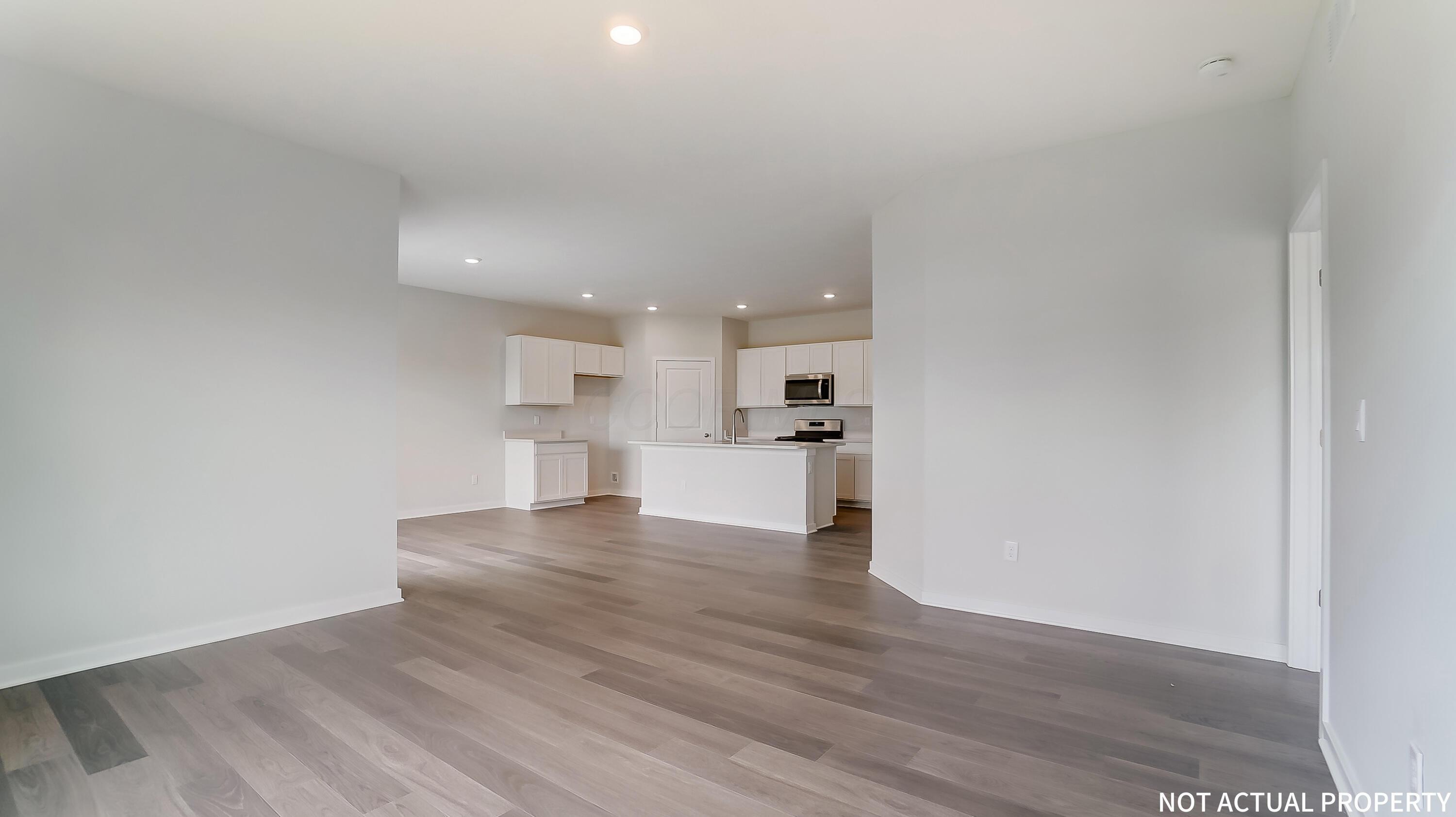 1175 Stratford Way Property Photo 5
