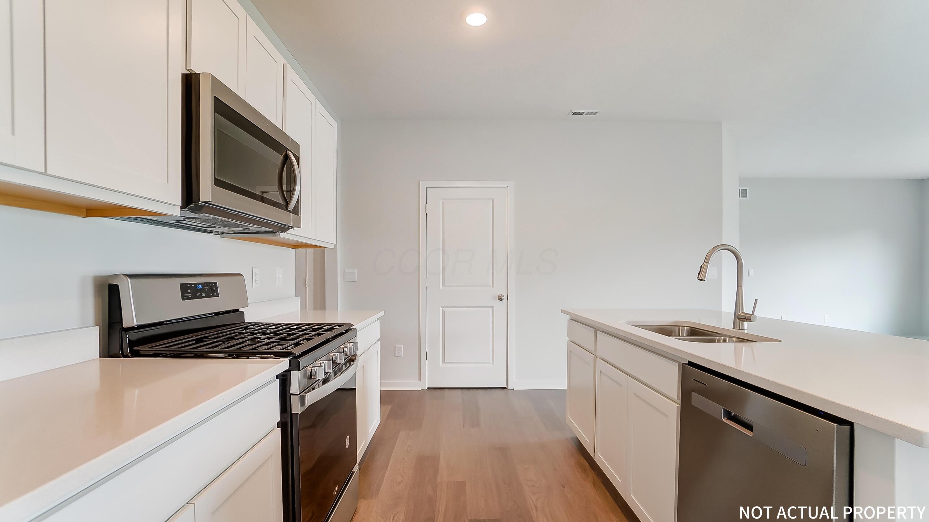 1175 Stratford Way Property Photo 12