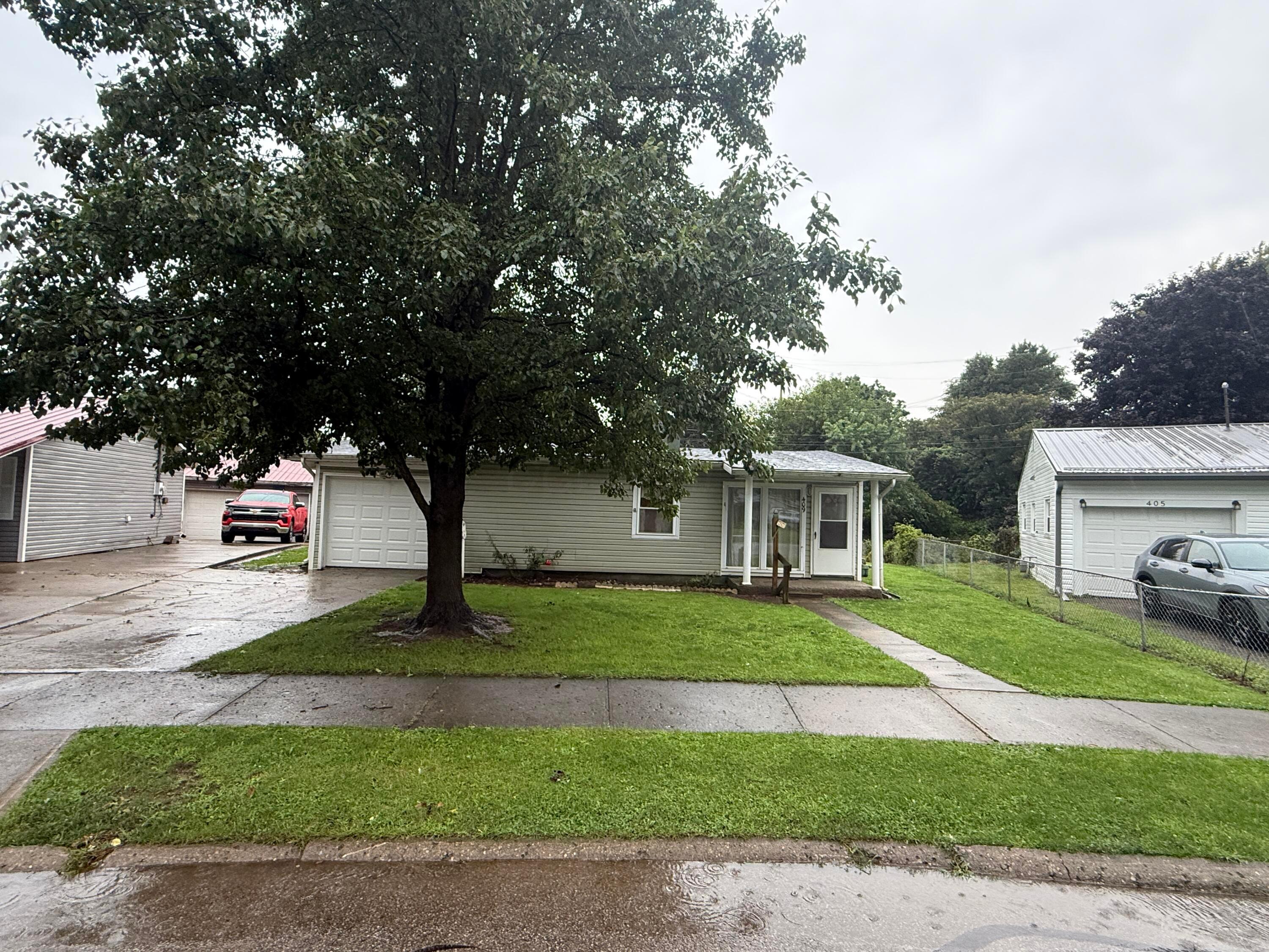 226030525 Property Photo 1