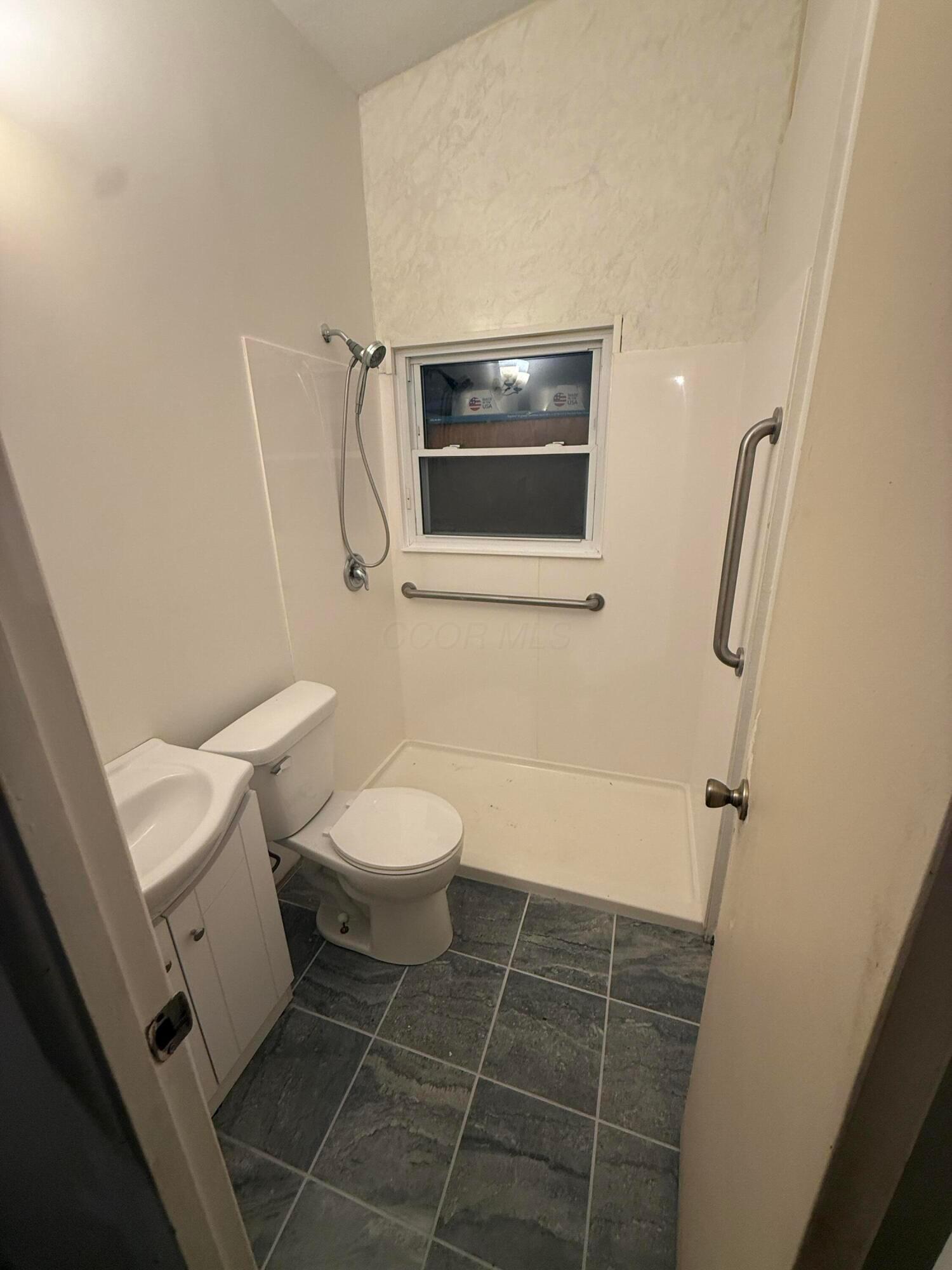 226030525 Property Photo 4