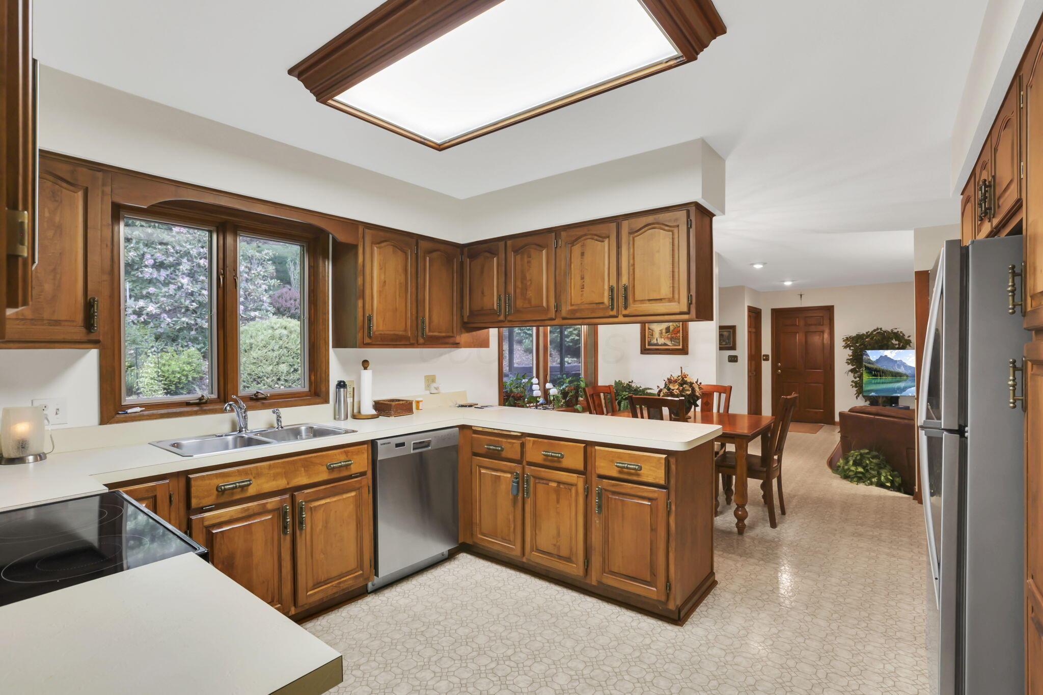 689 Howell Drive Property Photo 8