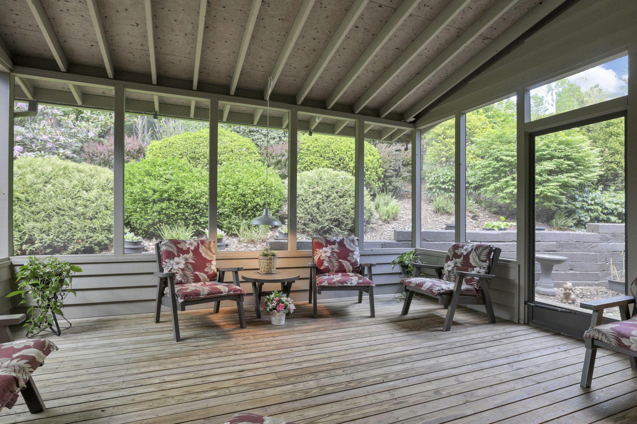 689 Howell Drive Property Photo 43