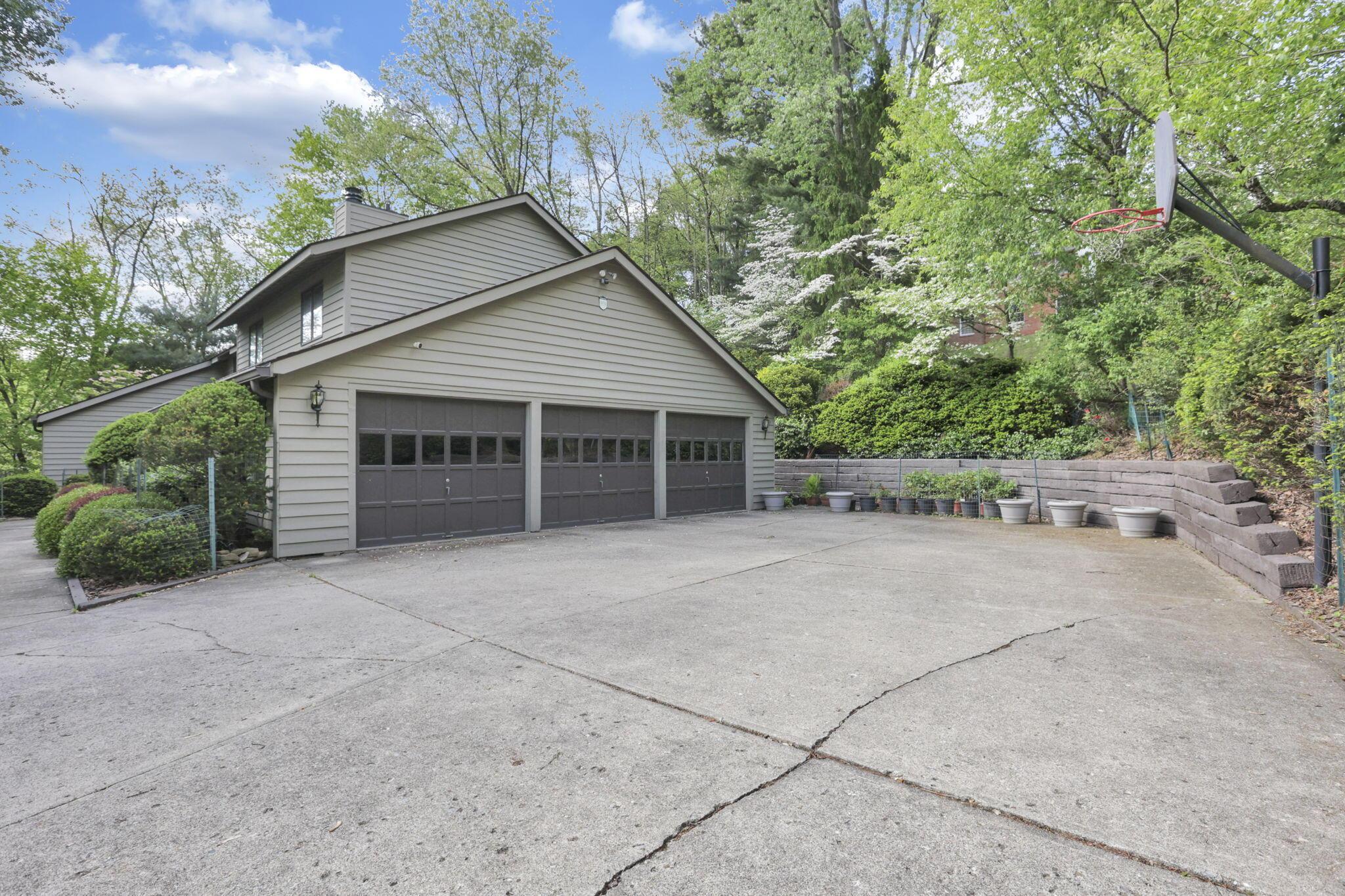689 Howell Drive Property Photo 57