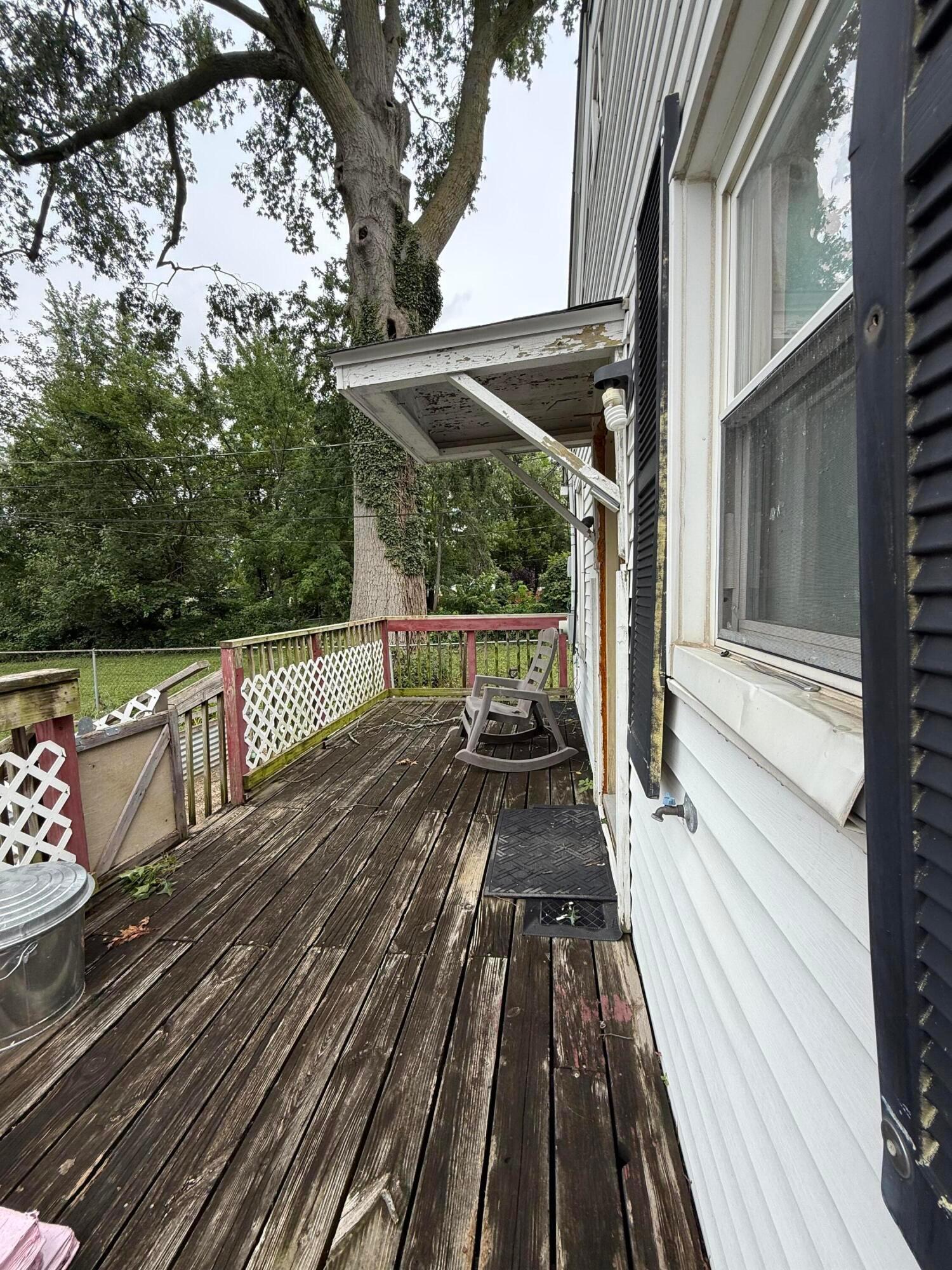 841 Elizabeth Avenue Property Photo 6