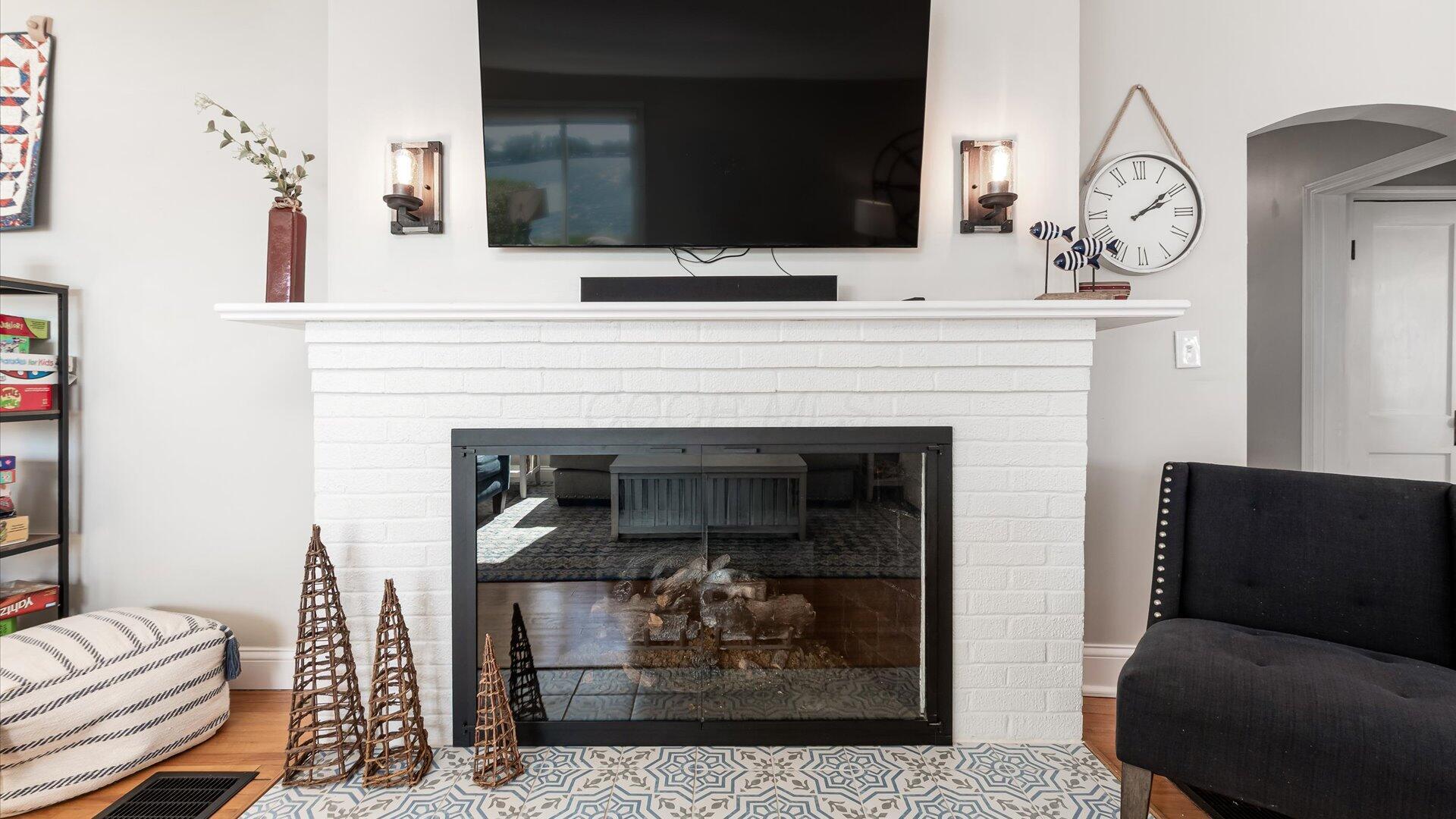 955 Lake Shore Drive E Property Photo 10
