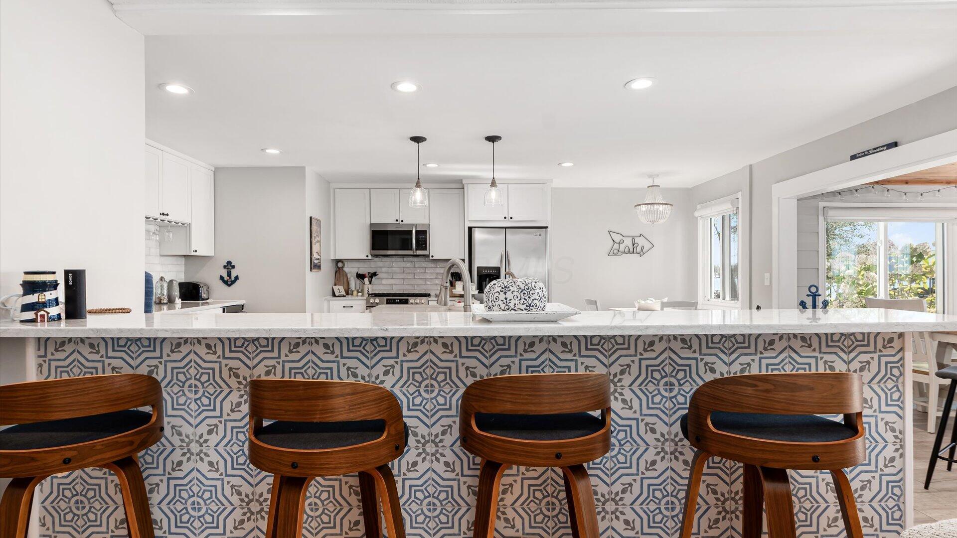 955 Lake Shore Drive E Property Photo 13