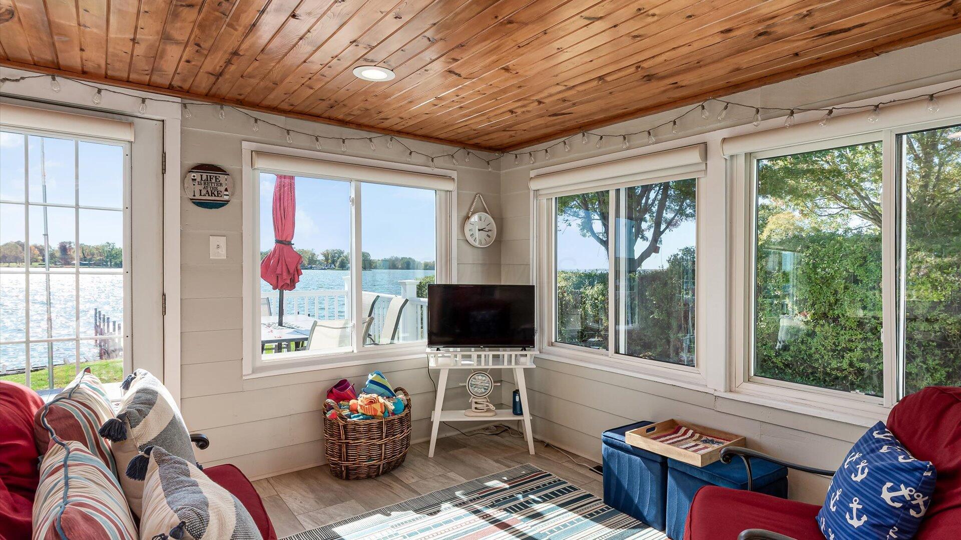 955 Lake Shore Drive E Property Photo 26