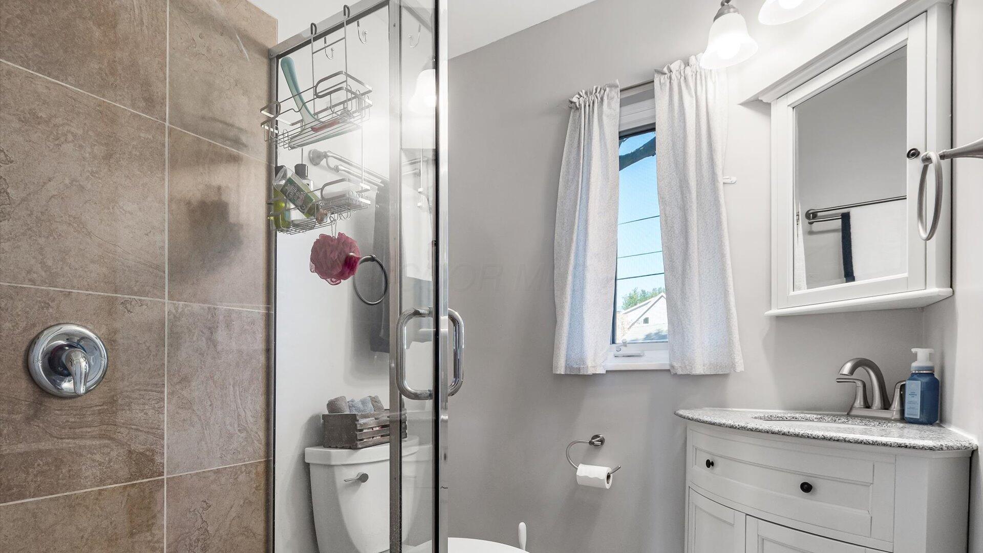955 Lake Shore Drive E Property Photo 31
