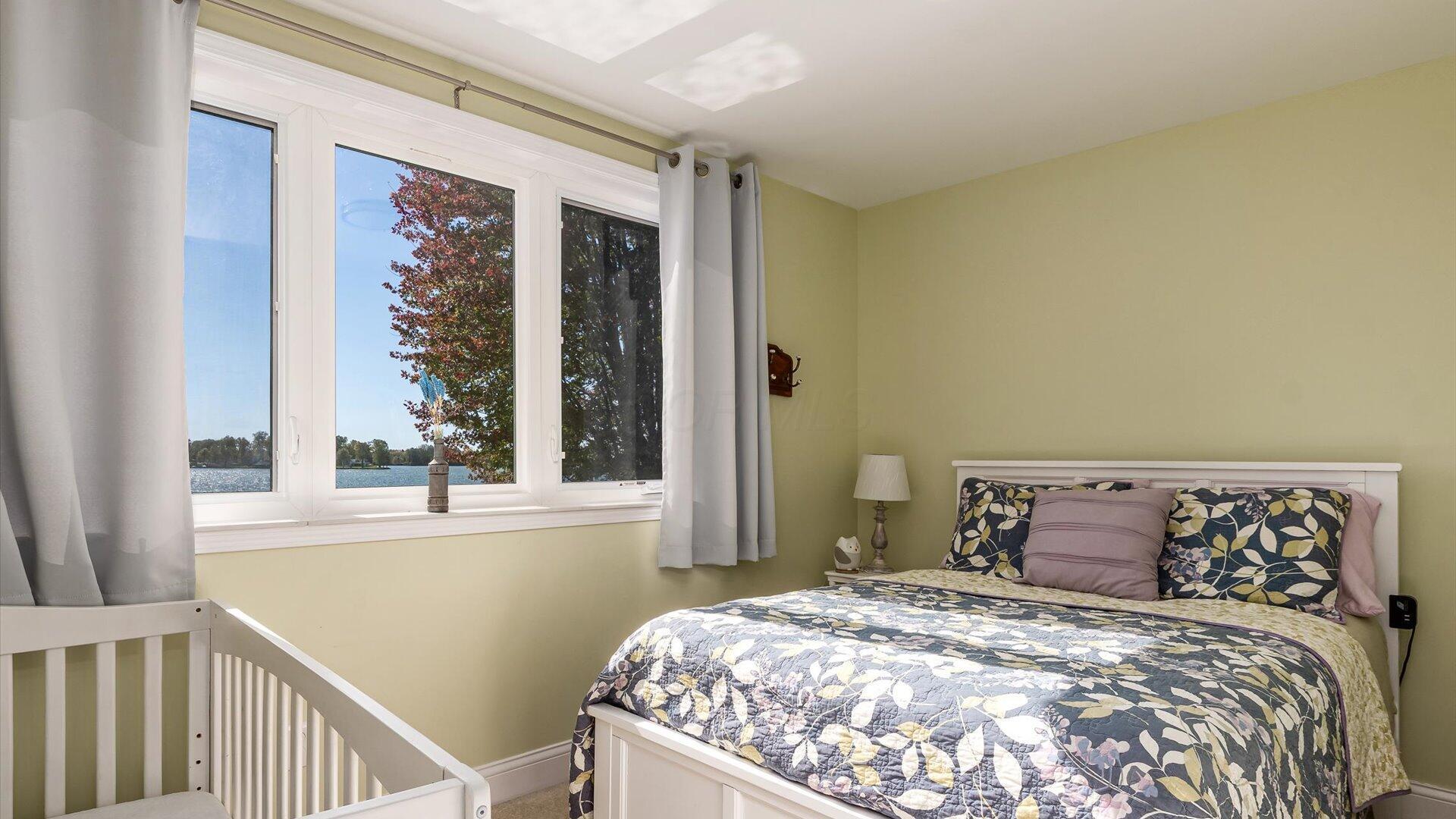 955 Lake Shore Drive E Property Photo 34