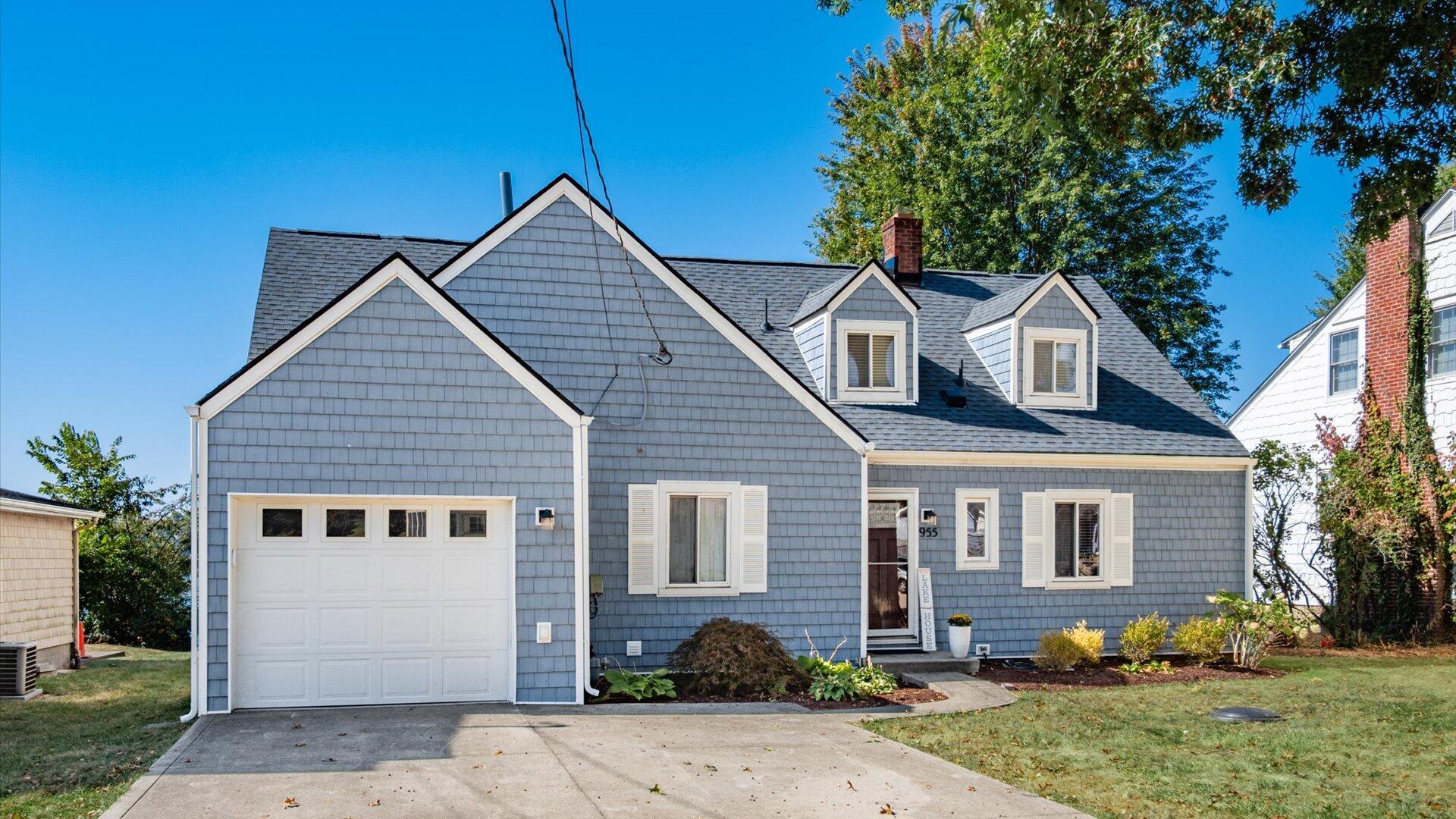 955 Lake Shore Drive E Property Photo 43