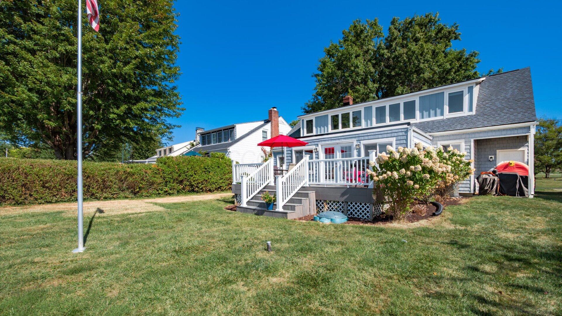 955 Lake Shore Drive E Property Photo 50