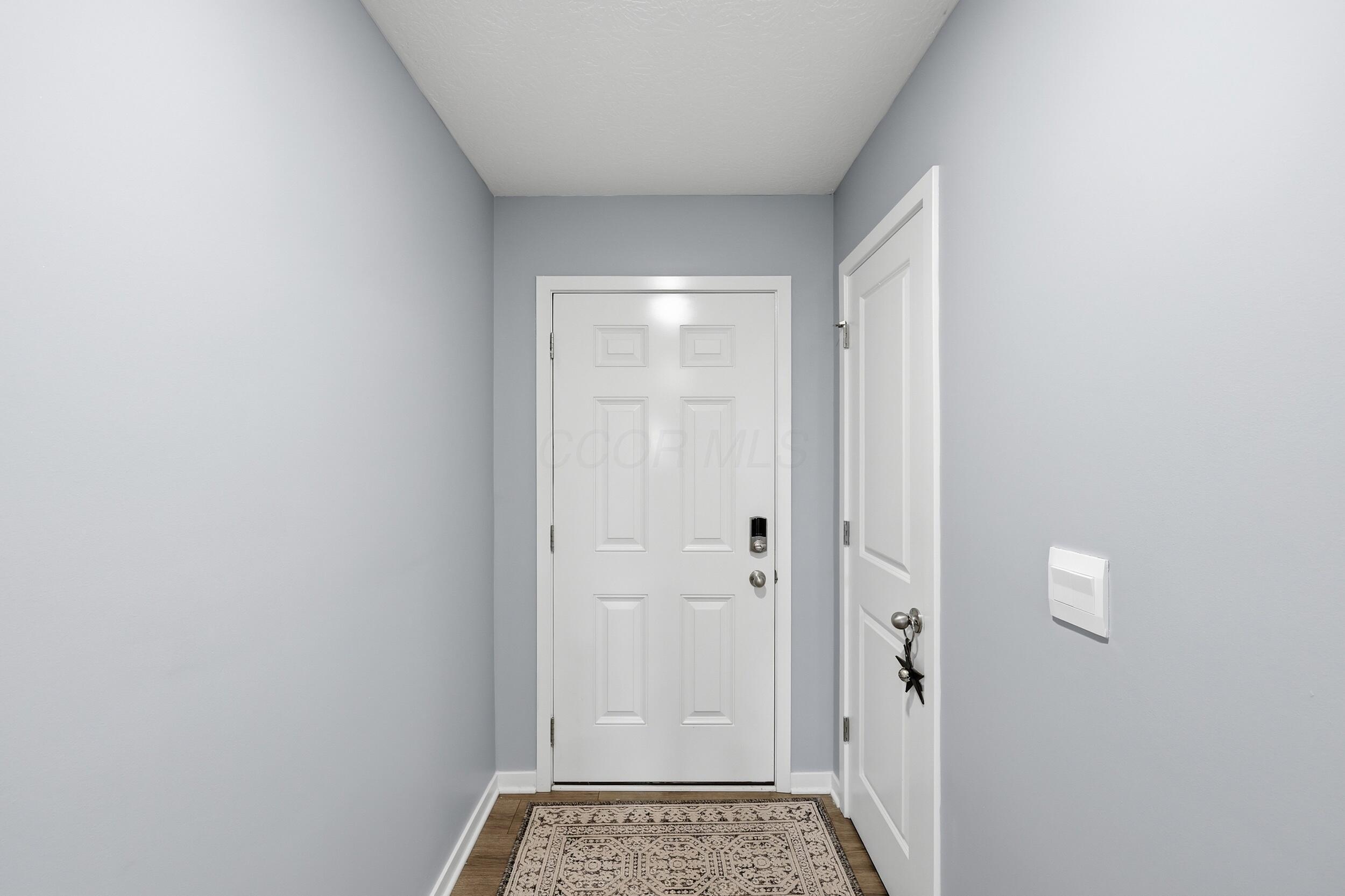 1017 Sherwood Loop Property Photo 6