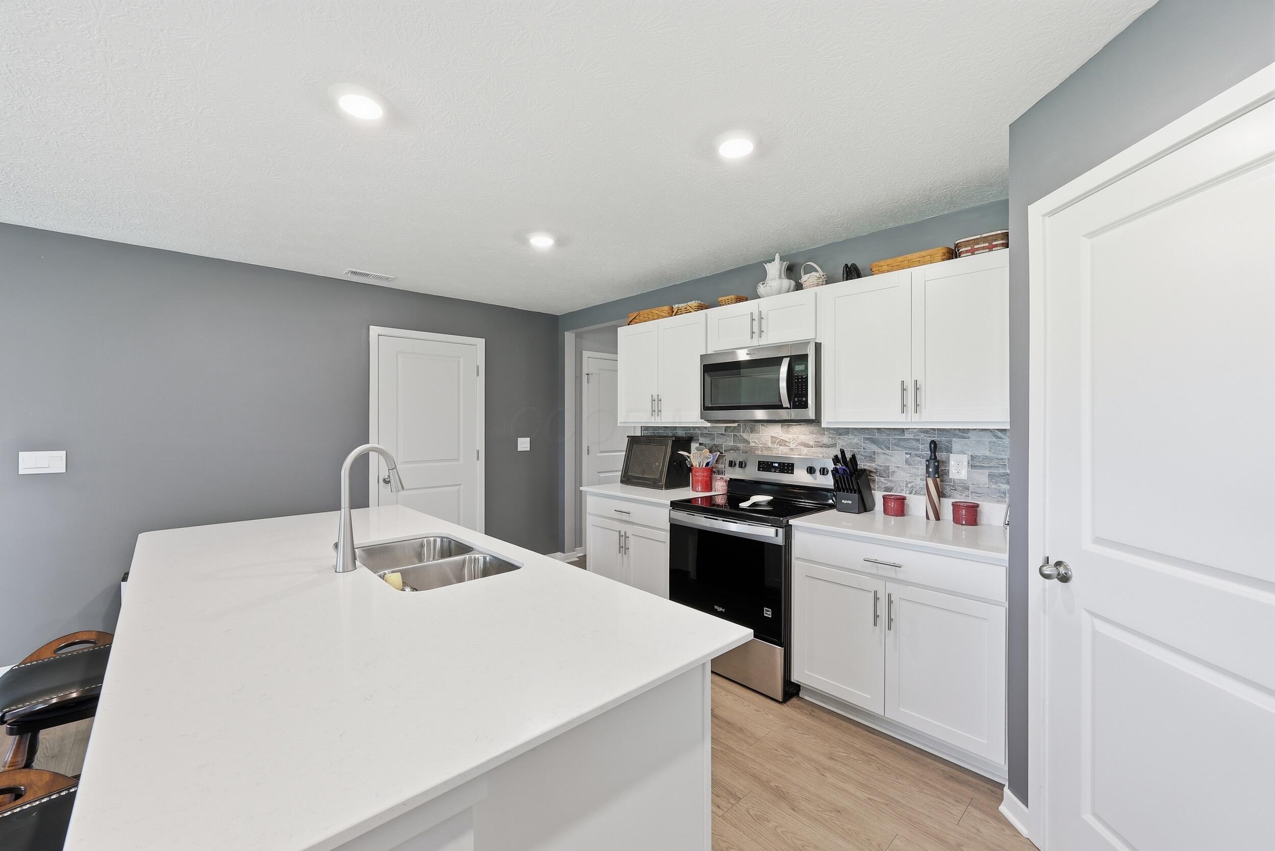 1017 Sherwood Loop Property Photo 10