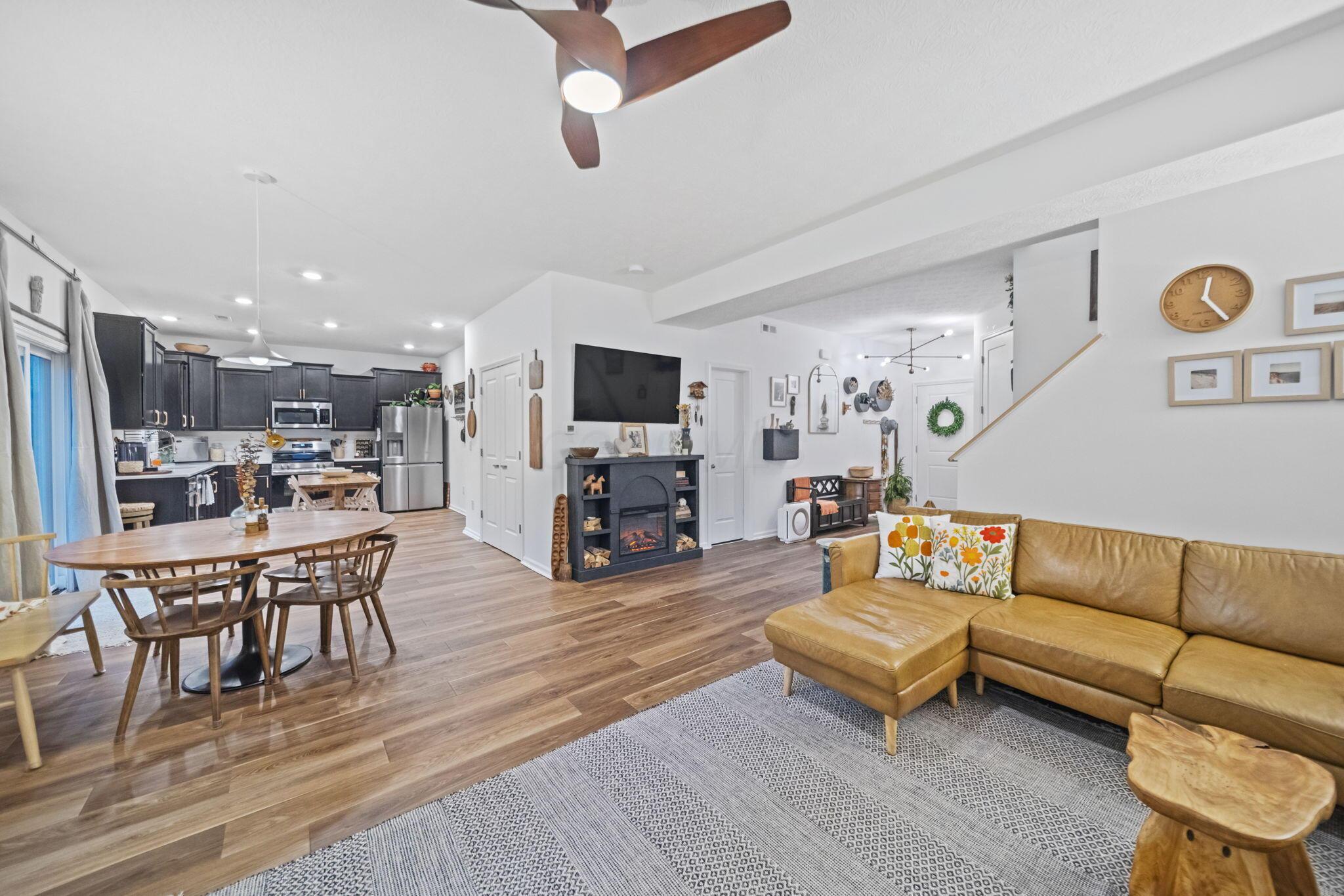 322 Juhl Court Property Photo 4