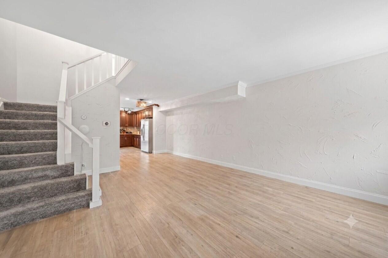 493 W 3rd Avenue Property Photo 4