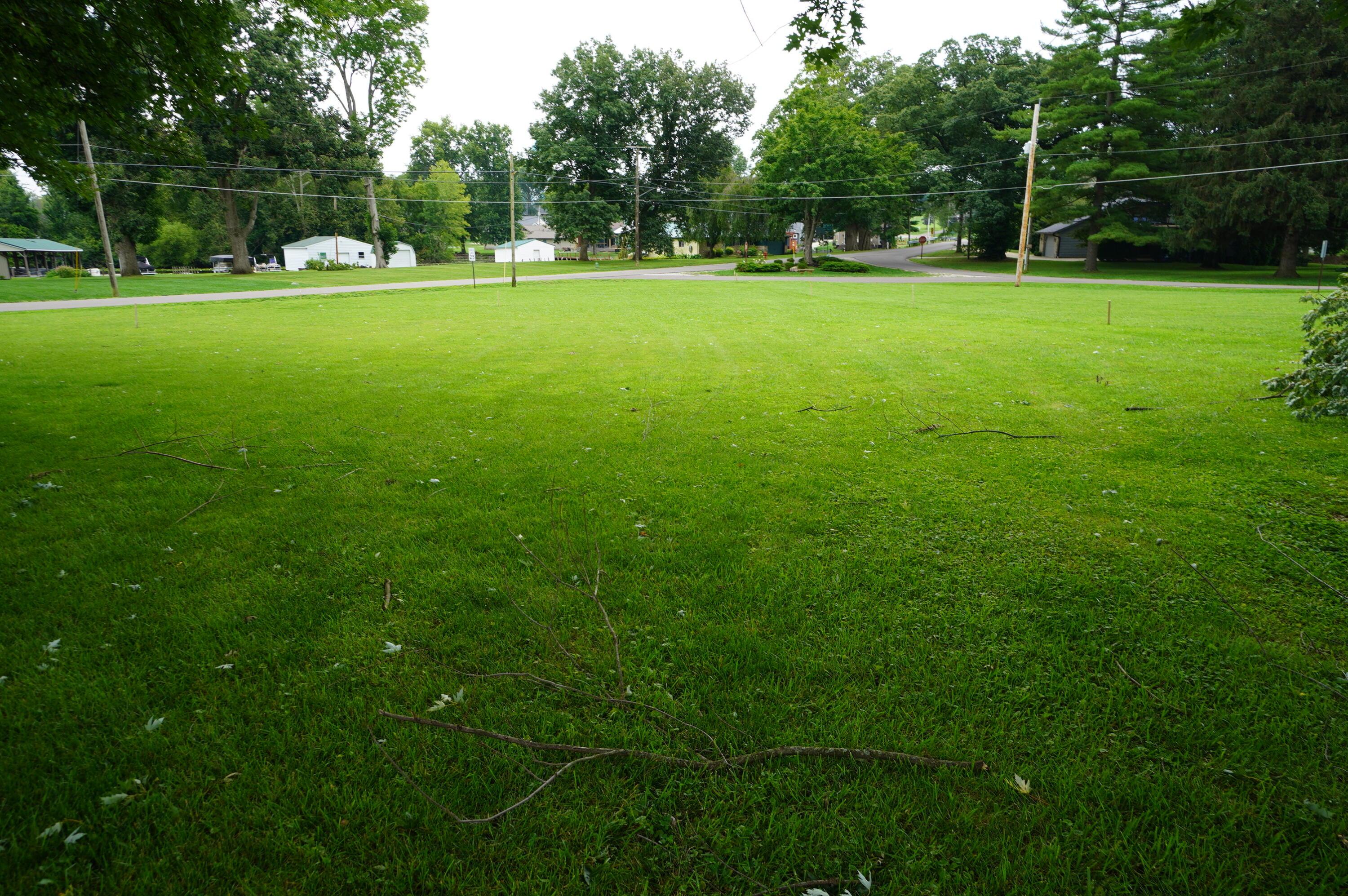 1102 W Lakeshore Se Property Photo 5