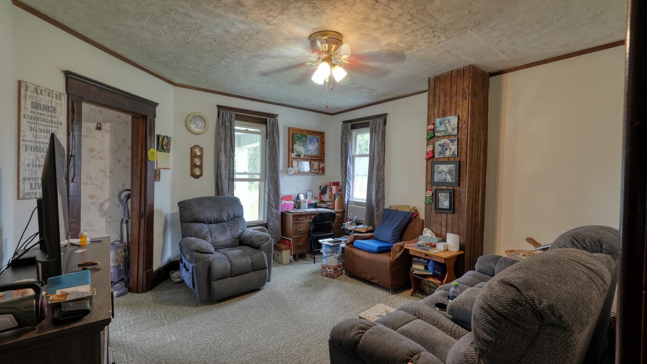 214 Main Street Property Photo 7